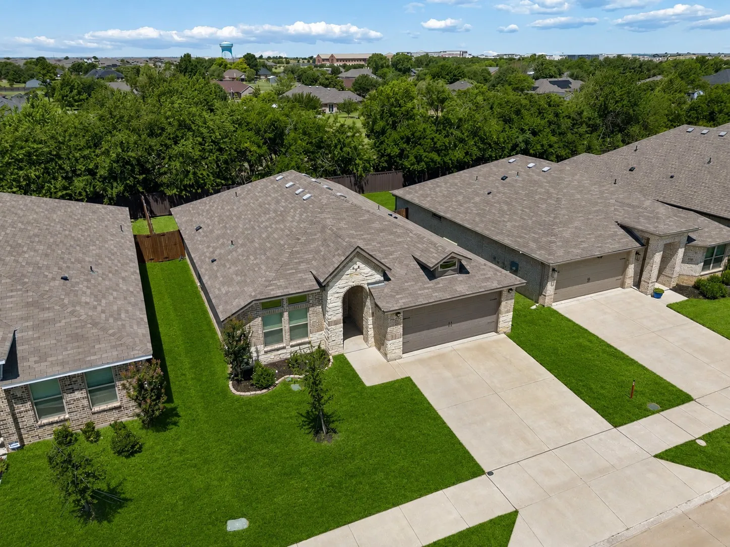 Single Family Residence For Sale in Tarrant County , 9916 Mescalbean Boulevard, Fort Worth, Texas 76036, 3 Bedroom, 2 Bathroom, 2 Garage spaces, 1,861 Sqft, built in 2023, mls#21324485, Real Estate Agent in Fort Worth, Homes For Sale in Tarrant county, Homes For Sale in Fort Worth, Realtor in Fort Worth Texas, Real Estate Brokerage Independent Realty Texas, Luminita Cordes Realtor