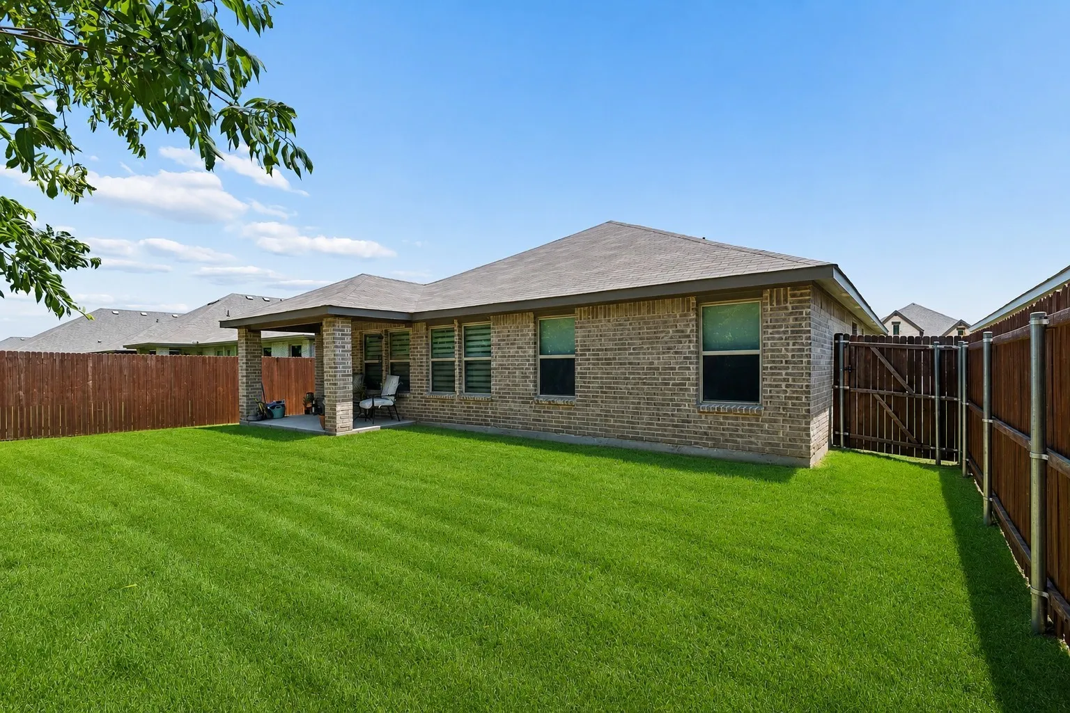 Single Family Residence For Sale in Tarrant County , 9916 Mescalbean Boulevard, Fort Worth, Texas 76036, 3 Bedroom, 2 Bathroom, 2 Garage spaces, 1,861 Sqft, built in 2023, mls#21324485, Real Estate Agent in Fort Worth, Homes For Sale in Tarrant county, Homes For Sale in Fort Worth, Realtor in Fort Worth Texas, Real Estate Brokerage Independent Realty Texas, Luminita Cordes Realtor