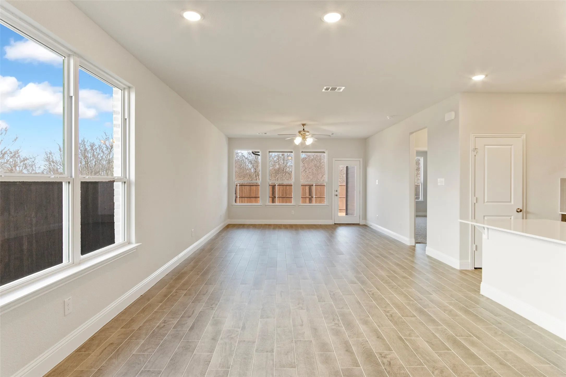 Single Family Residence For Sale in Collin County , 1653 Cloud Cover View, Weston, Texas 75009, 4 Bedroom, 3 Bathroom, 2 Garage spaces, 2,259 Sqft, built in 2022, mls#21324487, Real Estate Agent in Weston, Homes For Sale in Collin county, Homes For Sale in Weston, Realtor in Weston Texas, Real Estate Brokerage Independent Realty Texas, Luminita Cordes Realtor