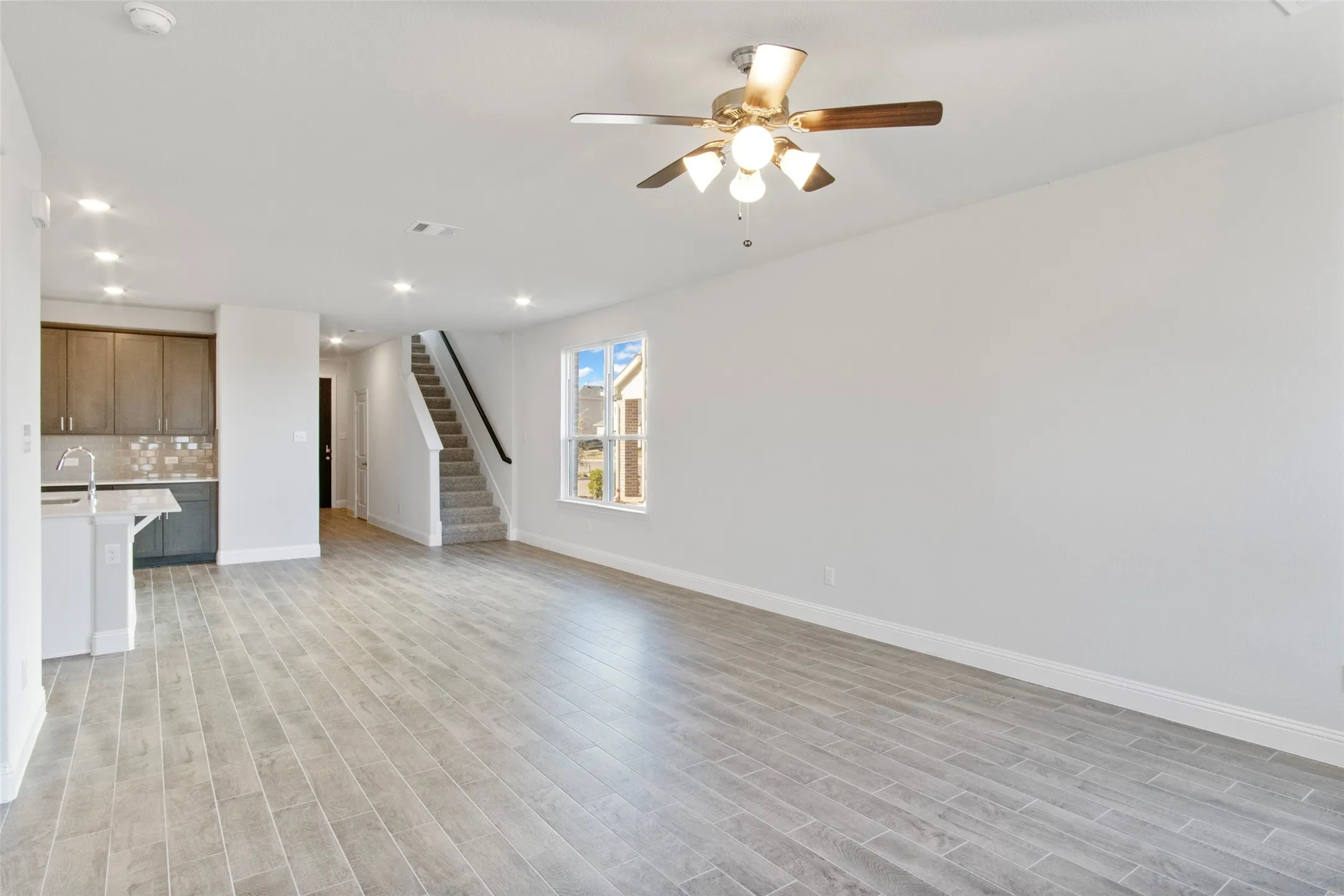 Single Family Residence For Sale in Collin County , 1653 Cloud Cover View, Weston, Texas 75009, 4 Bedroom, 3 Bathroom, 2 Garage spaces, 2,259 Sqft, built in 2022, mls#21324487, Real Estate Agent in Weston, Homes For Sale in Collin county, Homes For Sale in Weston, Realtor in Weston Texas, Real Estate Brokerage Independent Realty Texas, Luminita Cordes Realtor