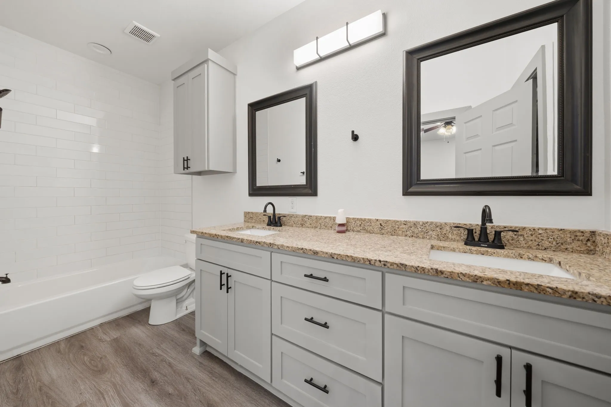 Single Family Residence For Sale in Hopkins County , 613 Lamar Street, Sulphur Springs, Texas 75482, 3 Bedroom, 2 Bathroom, 2 Garage spaces, 1,300 Sqft, built in 2021, mls#21324498, Real Estate Agent in Sulphur Springs, Homes For Sale in Hopkins county, Homes For Sale in Sulphur Springs, Realtor in Sulphur Springs Texas, Real Estate Brokerage Independent Realty Texas, Luminita Cordes Realtor