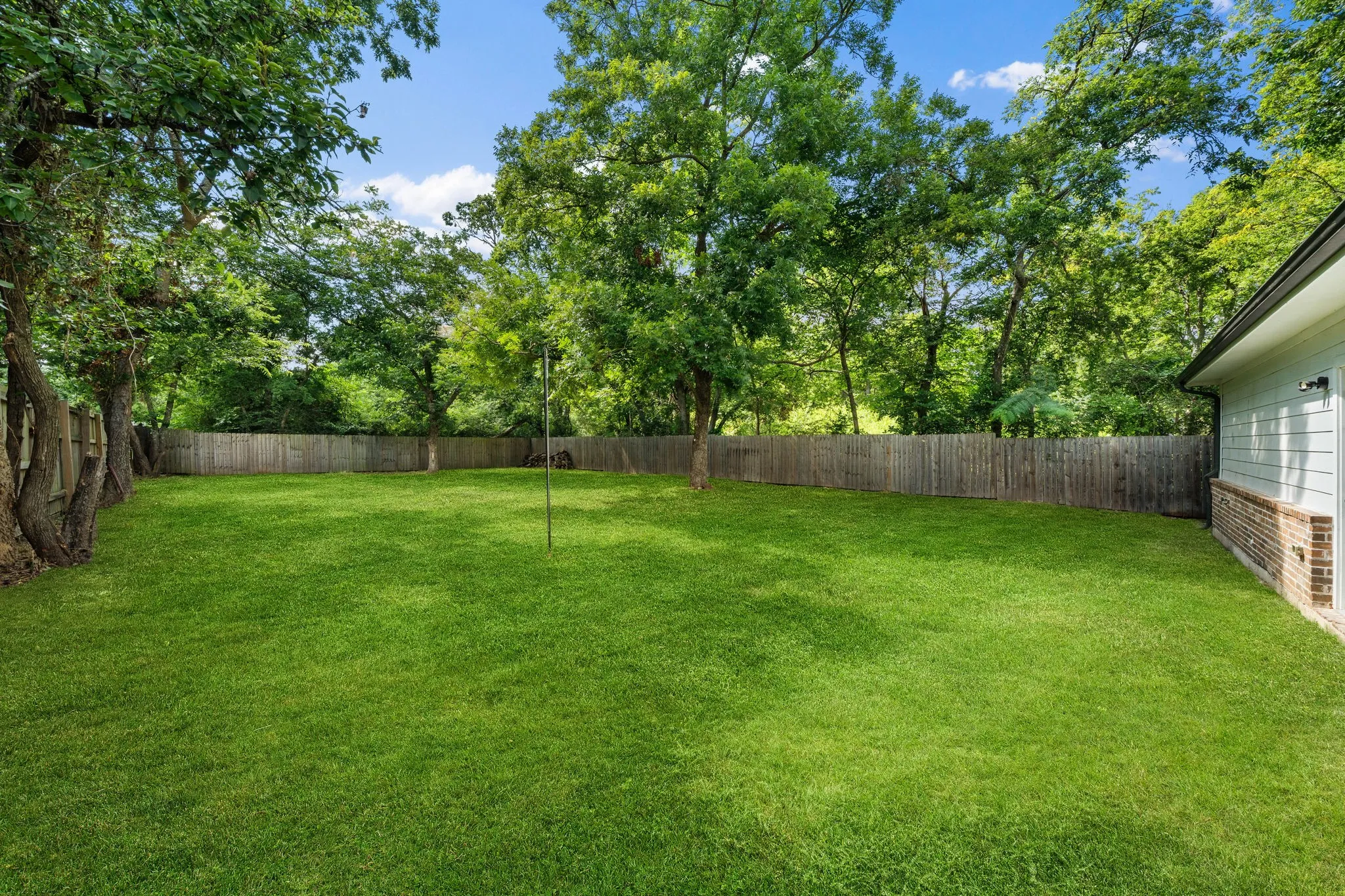 Single Family Residence For Sale in Hopkins County , 613 Lamar Street, Sulphur Springs, Texas 75482, 3 Bedroom, 2 Bathroom, 2 Garage spaces, 1,300 Sqft, built in 2021, mls#21324498, Real Estate Agent in Sulphur Springs, Homes For Sale in Hopkins county, Homes For Sale in Sulphur Springs, Realtor in Sulphur Springs Texas, Real Estate Brokerage Independent Realty Texas, Luminita Cordes Realtor