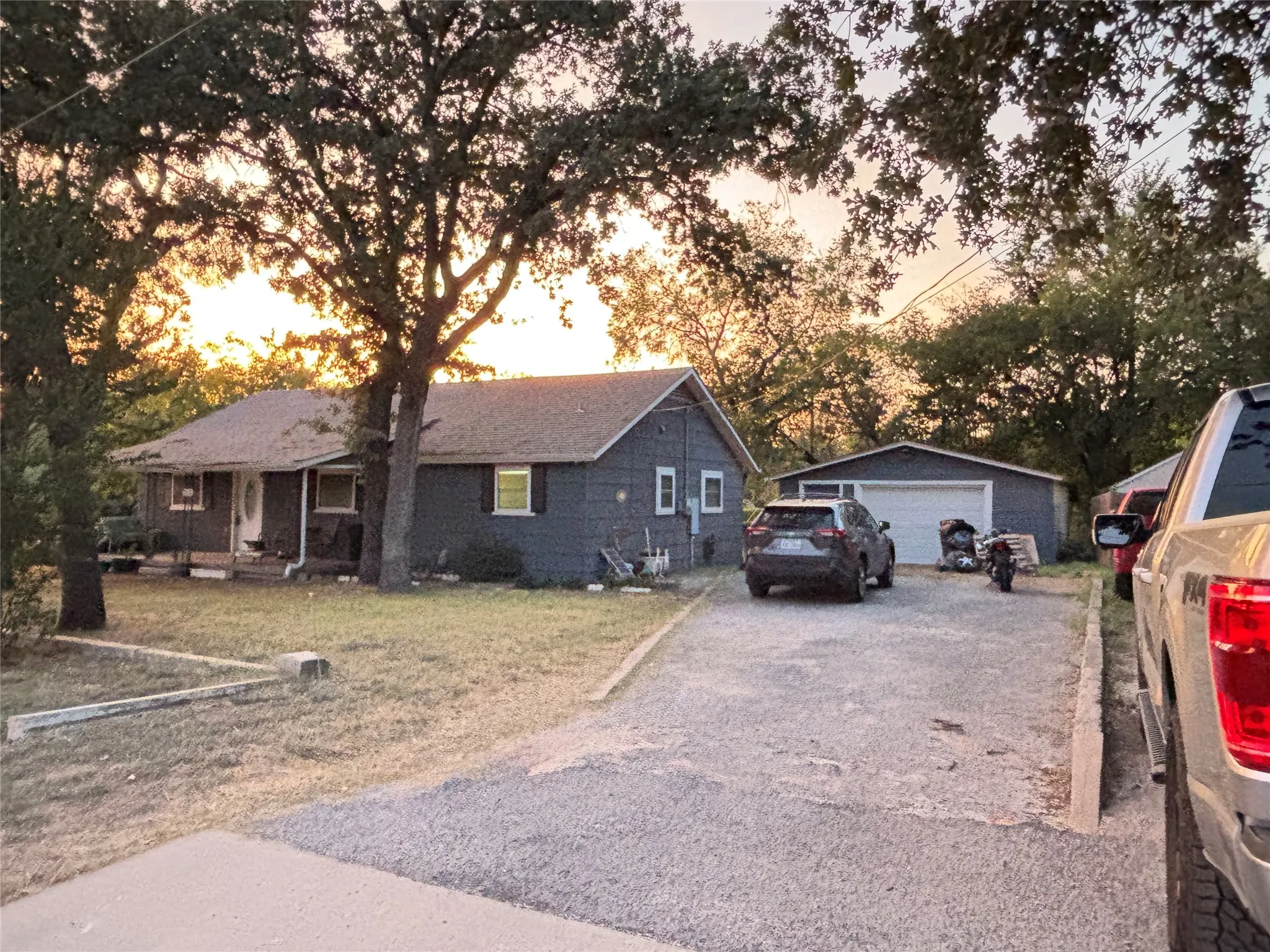 Single Family Residence For Sale in Tarrant County , 7420 Foster Drive, Lake Worth, Texas 76135, 3 Bedroom, 2 Bathroom, 2 Garage spaces, 1,854 Sqft, built in 1957, mls#21324379, Real Estate Agent in Lake Worth, Homes For Sale in Tarrant county, Homes For Sale in Lake Worth, Realtor in Lake Worth Texas, Real Estate Brokerage Independent Realty Texas, Luminita Cordes Realtor