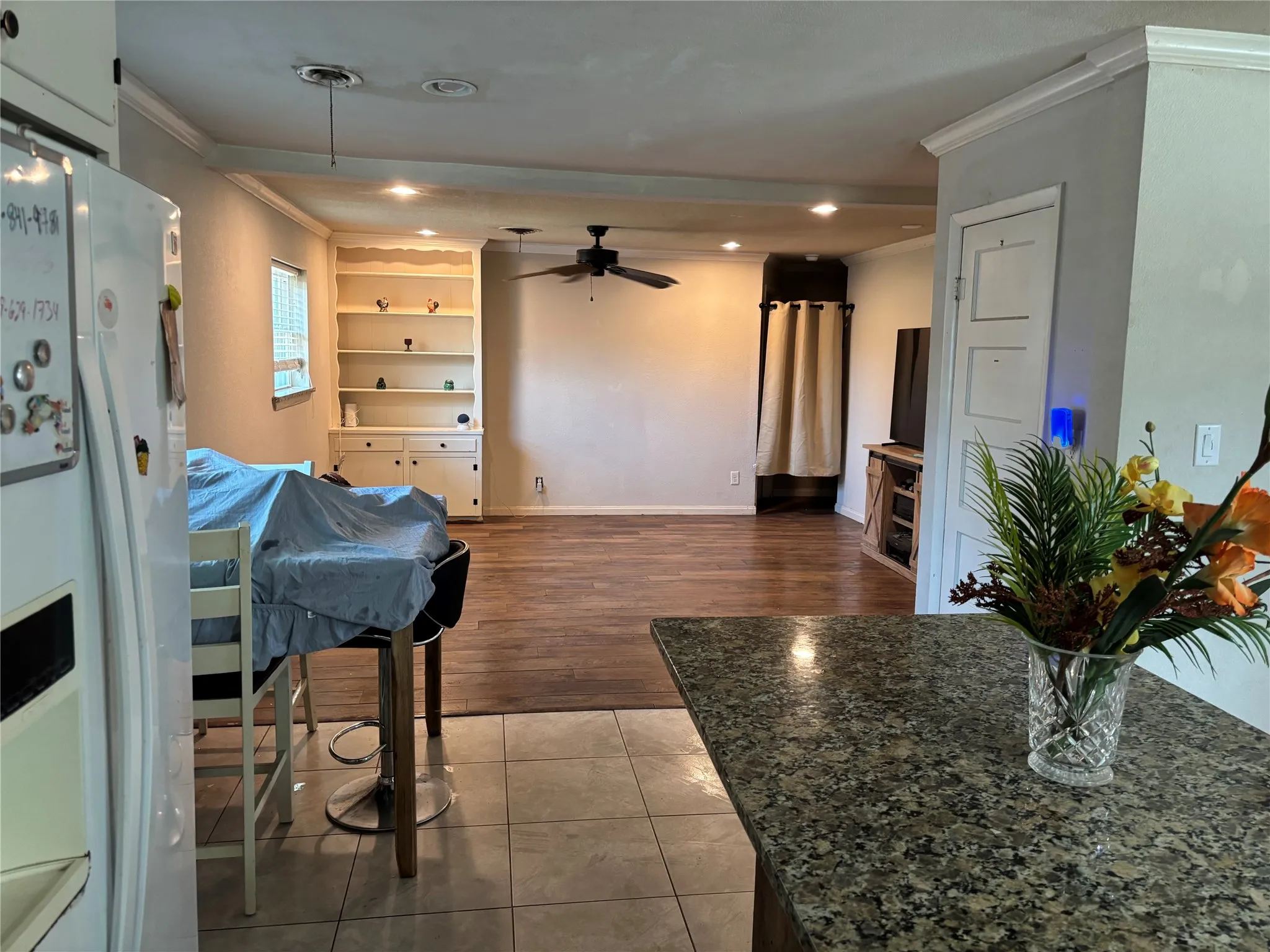 Single Family Residence For Sale in Tarrant County , 7420 Foster Drive, Lake Worth, Texas 76135, 3 Bedroom, 2 Bathroom, 2 Garage spaces, 1,854 Sqft, built in 1957, mls#21324379, Real Estate Agent in Lake Worth, Homes For Sale in Tarrant county, Homes For Sale in Lake Worth, Realtor in Lake Worth Texas, Real Estate Brokerage Independent Realty Texas, Luminita Cordes Realtor