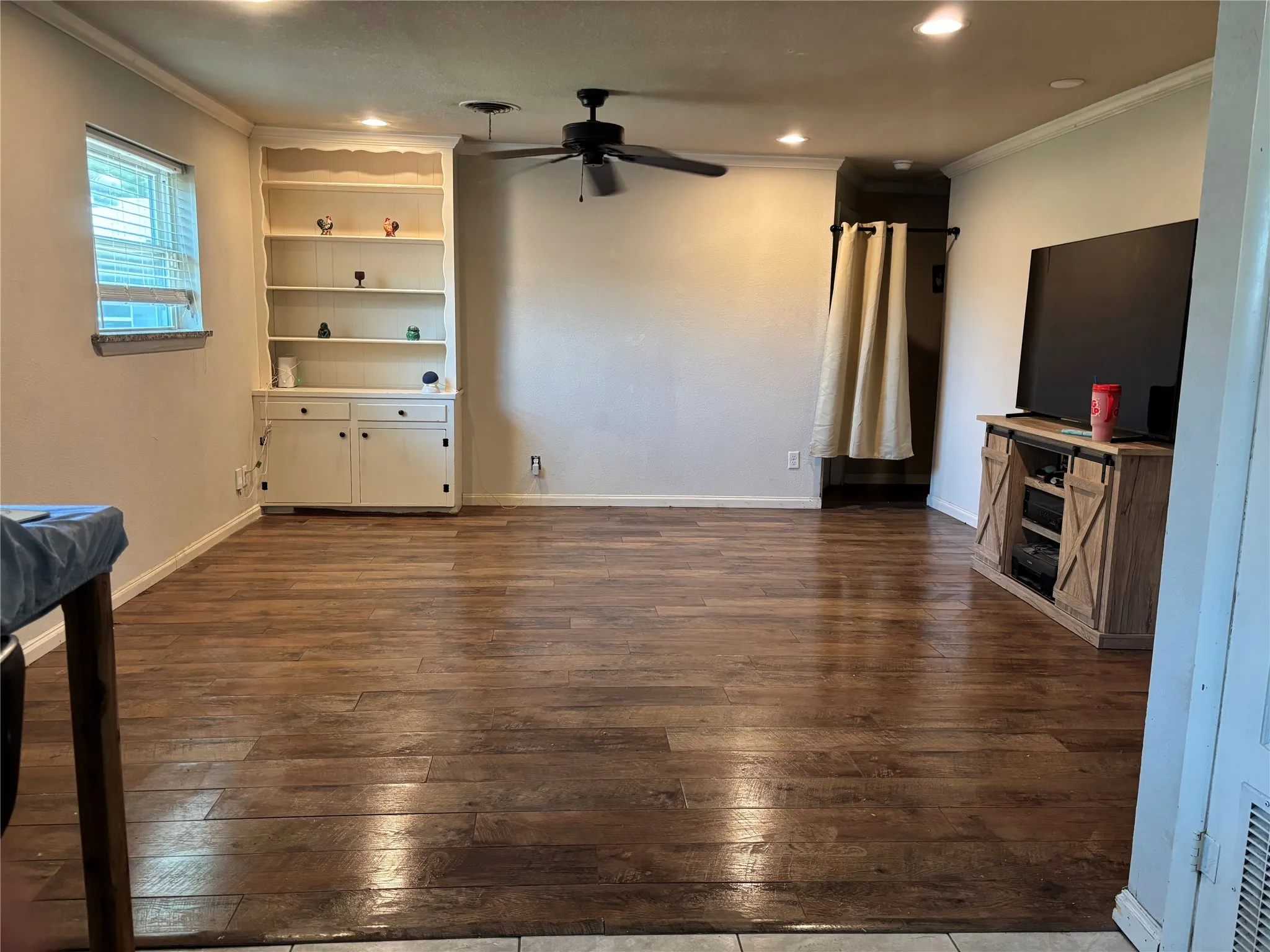 Single Family Residence For Sale in Tarrant County , 7420 Foster Drive, Lake Worth, Texas 76135, 3 Bedroom, 2 Bathroom, 2 Garage spaces, 1,854 Sqft, built in 1957, mls#21324379, Real Estate Agent in Lake Worth, Homes For Sale in Tarrant county, Homes For Sale in Lake Worth, Realtor in Lake Worth Texas, Real Estate Brokerage Independent Realty Texas, Luminita Cordes Realtor
