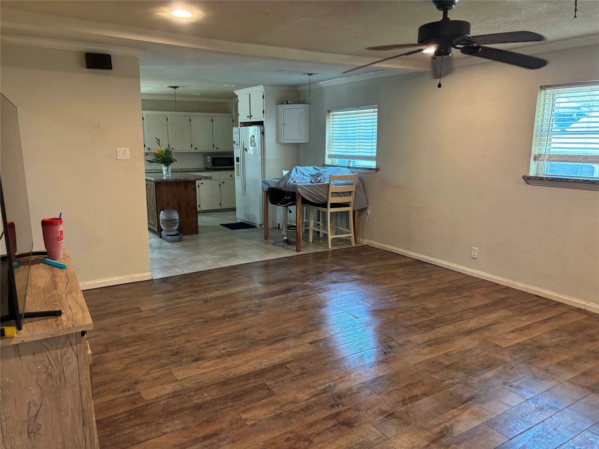 Single Family Residence For Sale in Tarrant County , 7420 Foster Drive, Lake Worth, Texas 76135, 3 Bedroom, 2 Bathroom, 2 Garage spaces, 1,854 Sqft, built in 1957, mls#21324379, Real Estate Agent in Lake Worth, Homes For Sale in Tarrant county, Homes For Sale in Lake Worth, Realtor in Lake Worth Texas, Real Estate Brokerage Independent Realty Texas, Luminita Cordes Realtor