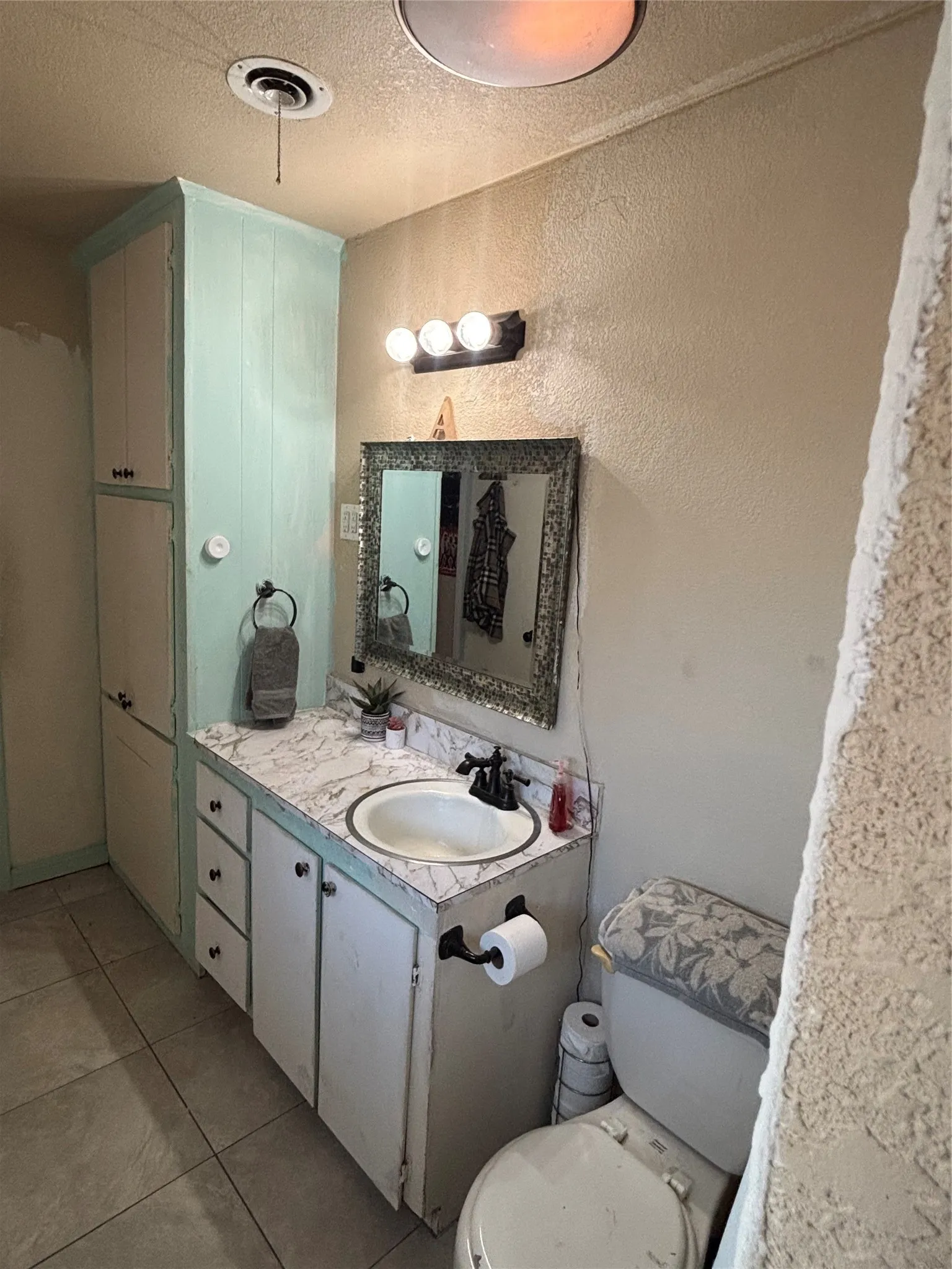 Single Family Residence For Sale in Tarrant County , 7420 Foster Drive, Lake Worth, Texas 76135, 3 Bedroom, 2 Bathroom, 2 Garage spaces, 1,854 Sqft, built in 1957, mls#21324379, Real Estate Agent in Lake Worth, Homes For Sale in Tarrant county, Homes For Sale in Lake Worth, Realtor in Lake Worth Texas, Real Estate Brokerage Independent Realty Texas, Luminita Cordes Realtor