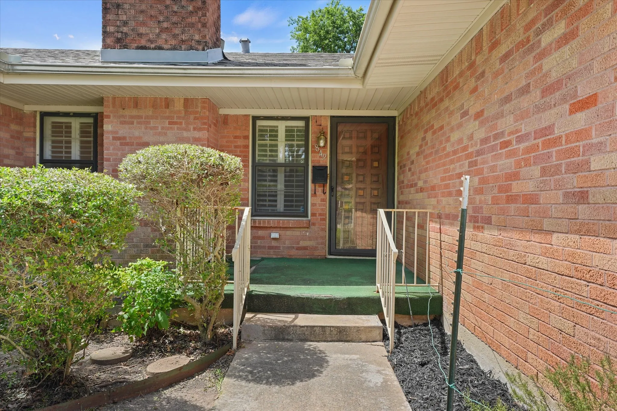 Single Family Residence For Sale in Dallas County , 849 Berkinshire Drive, Dallas, Texas 75218, 3 Bedroom, 2 Bathroom, Garage spaces, 1,426 Sqft, built in 1954, mls#21324382, Real Estate Agent in Dallas, Homes For Sale in Dallas county, Homes For Sale in Dallas, Realtor in Dallas Texas, Real Estate Brokerage Independent Realty Texas, Luminita Cordes Realtor