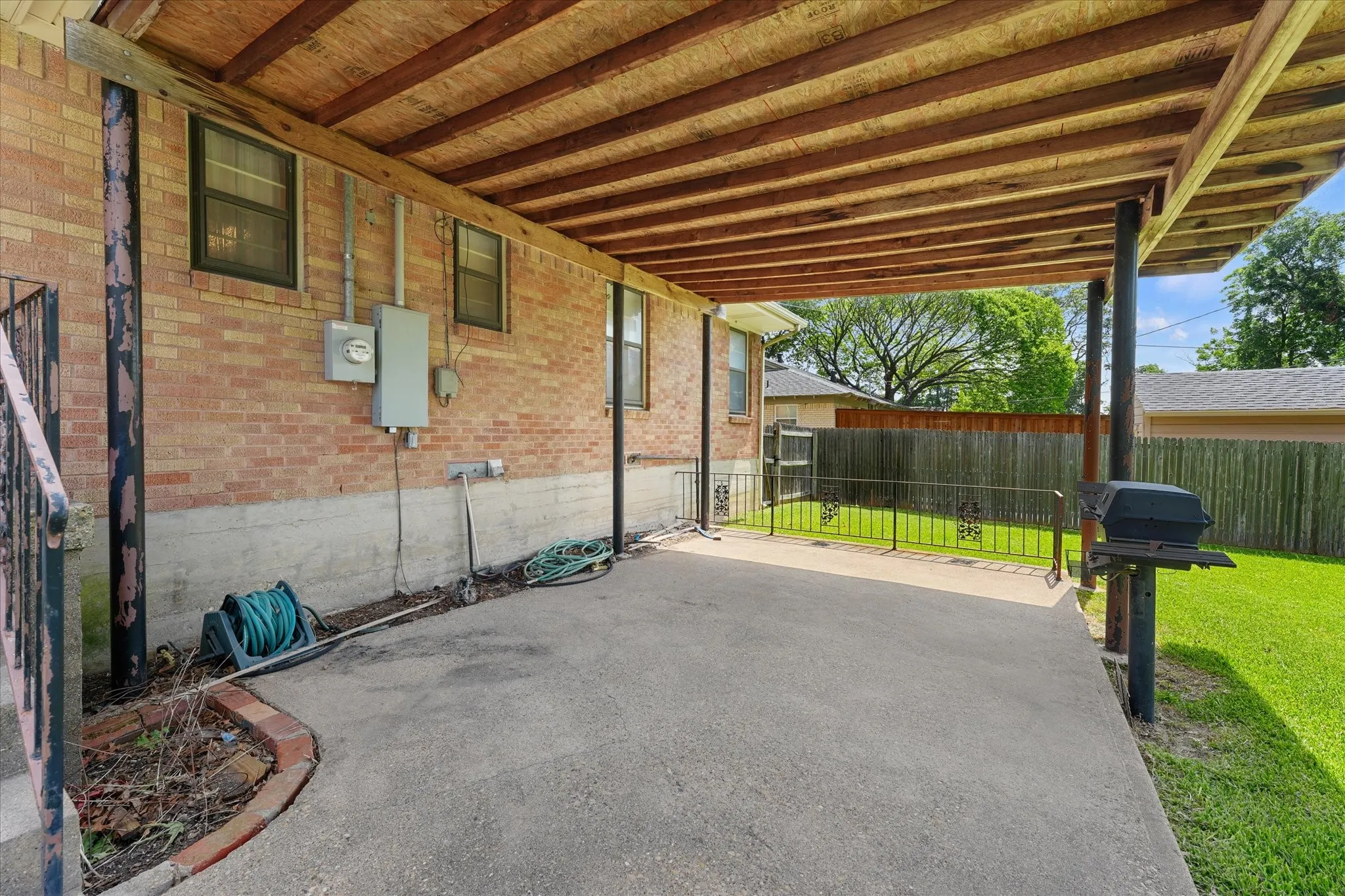 Single Family Residence For Sale in Dallas County , 849 Berkinshire Drive, Dallas, Texas 75218, 3 Bedroom, 2 Bathroom, Garage spaces, 1,426 Sqft, built in 1954, mls#21324382, Real Estate Agent in Dallas, Homes For Sale in Dallas county, Homes For Sale in Dallas, Realtor in Dallas Texas, Real Estate Brokerage Independent Realty Texas, Luminita Cordes Realtor