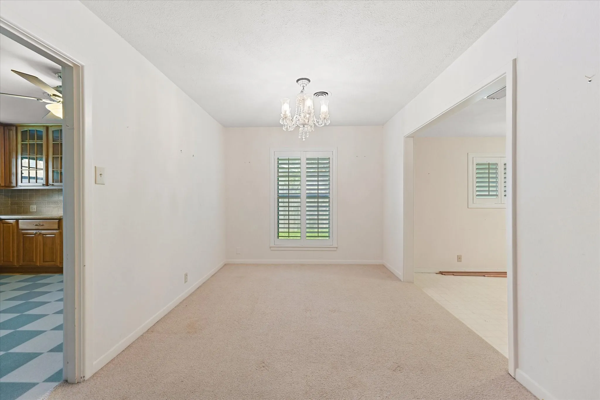 Single Family Residence For Sale in Dallas County , 849 Berkinshire Drive, Dallas, Texas 75218, 3 Bedroom, 2 Bathroom, Garage spaces, 1,426 Sqft, built in 1954, mls#21324382, Real Estate Agent in Dallas, Homes For Sale in Dallas county, Homes For Sale in Dallas, Realtor in Dallas Texas, Real Estate Brokerage Independent Realty Texas, Luminita Cordes Realtor