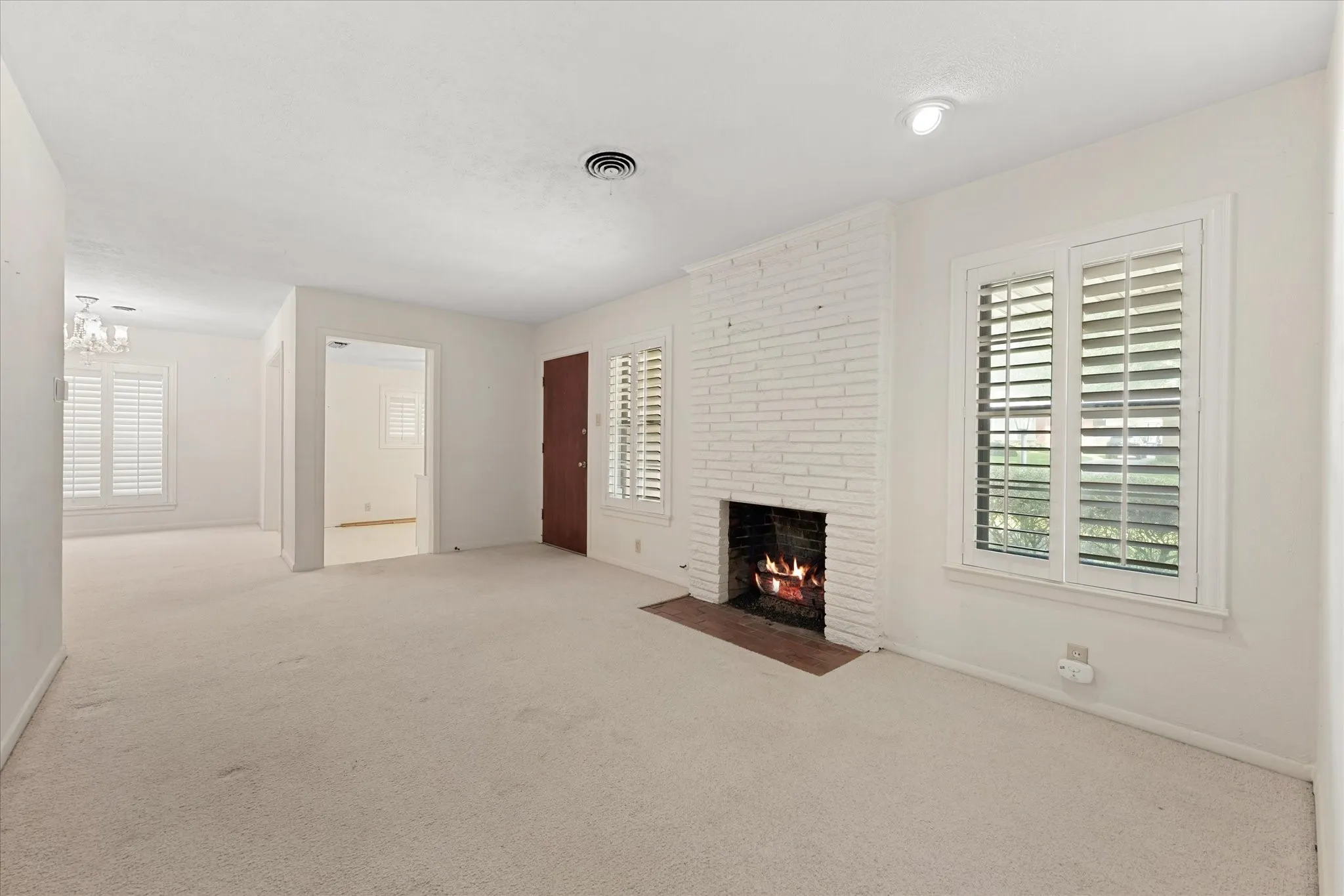 Single Family Residence For Sale in Dallas County , 849 Berkinshire Drive, Dallas, Texas 75218, 3 Bedroom, 2 Bathroom, Garage spaces, 1,426 Sqft, built in 1954, mls#21324382, Real Estate Agent in Dallas, Homes For Sale in Dallas county, Homes For Sale in Dallas, Realtor in Dallas Texas, Real Estate Brokerage Independent Realty Texas, Luminita Cordes Realtor
