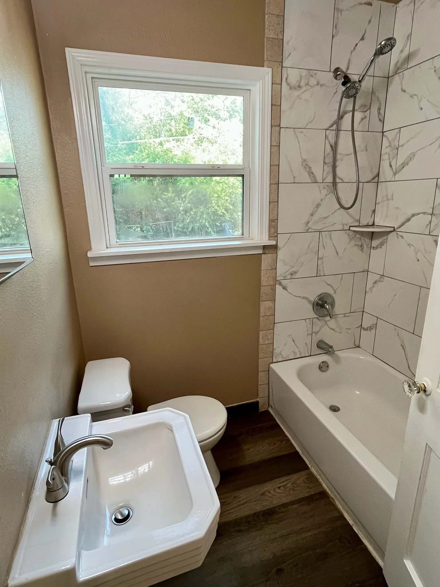 Single Family Residence For Sale in Tarrant County , 7412 Davenport Avenue, Fort Worth, Texas 76116, 2 Bedroom, 1 Bathroom, 1 Garage spaces, 897 Sqft, built in 1947, mls#21324495, Real Estate Agent in Fort Worth, Homes For Sale in Tarrant county, Homes For Sale in Fort Worth, Realtor in Fort Worth Texas, Real Estate Brokerage Independent Realty Texas, Luminita Cordes Realtor