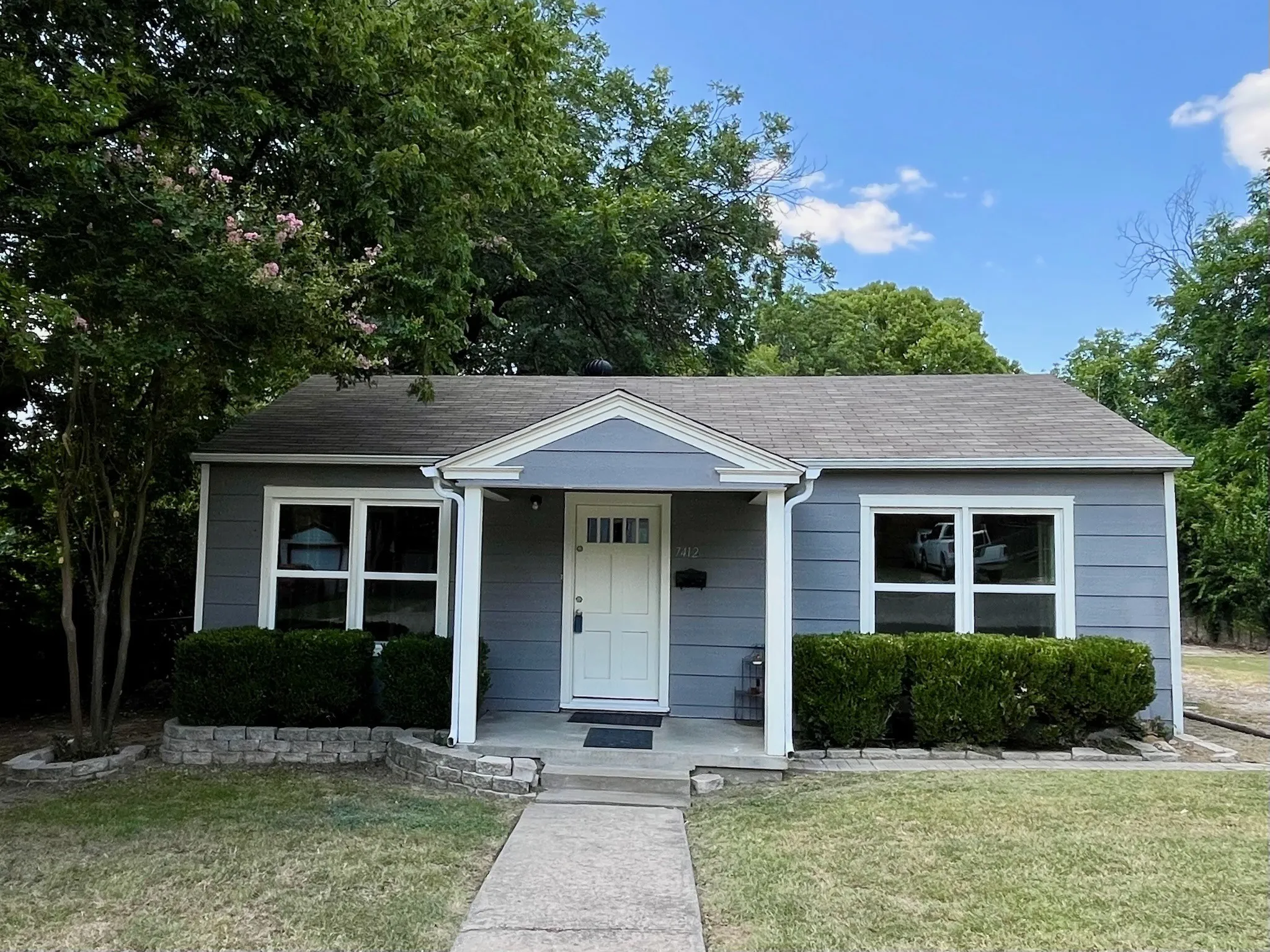Single Family Residence For Sale in Tarrant County , 7412 Davenport Avenue, Fort Worth, Texas 76116, 2 Bedroom, 1 Bathroom, 1 Garage spaces, 897 Sqft, built in 1947, mls#21324495, Real Estate Agent in Fort Worth, Homes For Sale in Tarrant county, Homes For Sale in Fort Worth, Realtor in Fort Worth Texas, Real Estate Brokerage Independent Realty Texas, Luminita Cordes Realtor