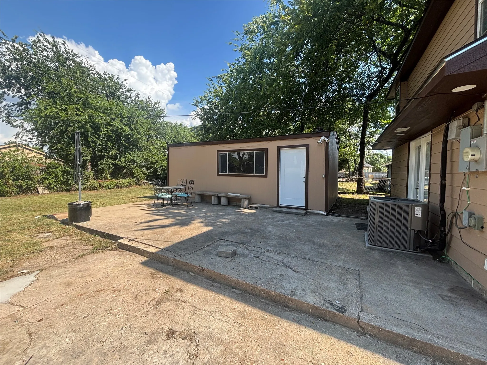 Single Family Residence For Sale in Dallas County , 910 NE 31st, Grand Prairie, Texas 75050, 5 Bedroom, 3 Bathroom, Garage spaces, 2,013 Sqft, built in 1954, mls#21324509, Real Estate Agent in Grand Prairie, Homes For Sale in Dallas county, Homes For Sale in Grand Prairie, Realtor in Grand Prairie Texas, Real Estate Brokerage Independent Realty Texas, Luminita Cordes Realtor