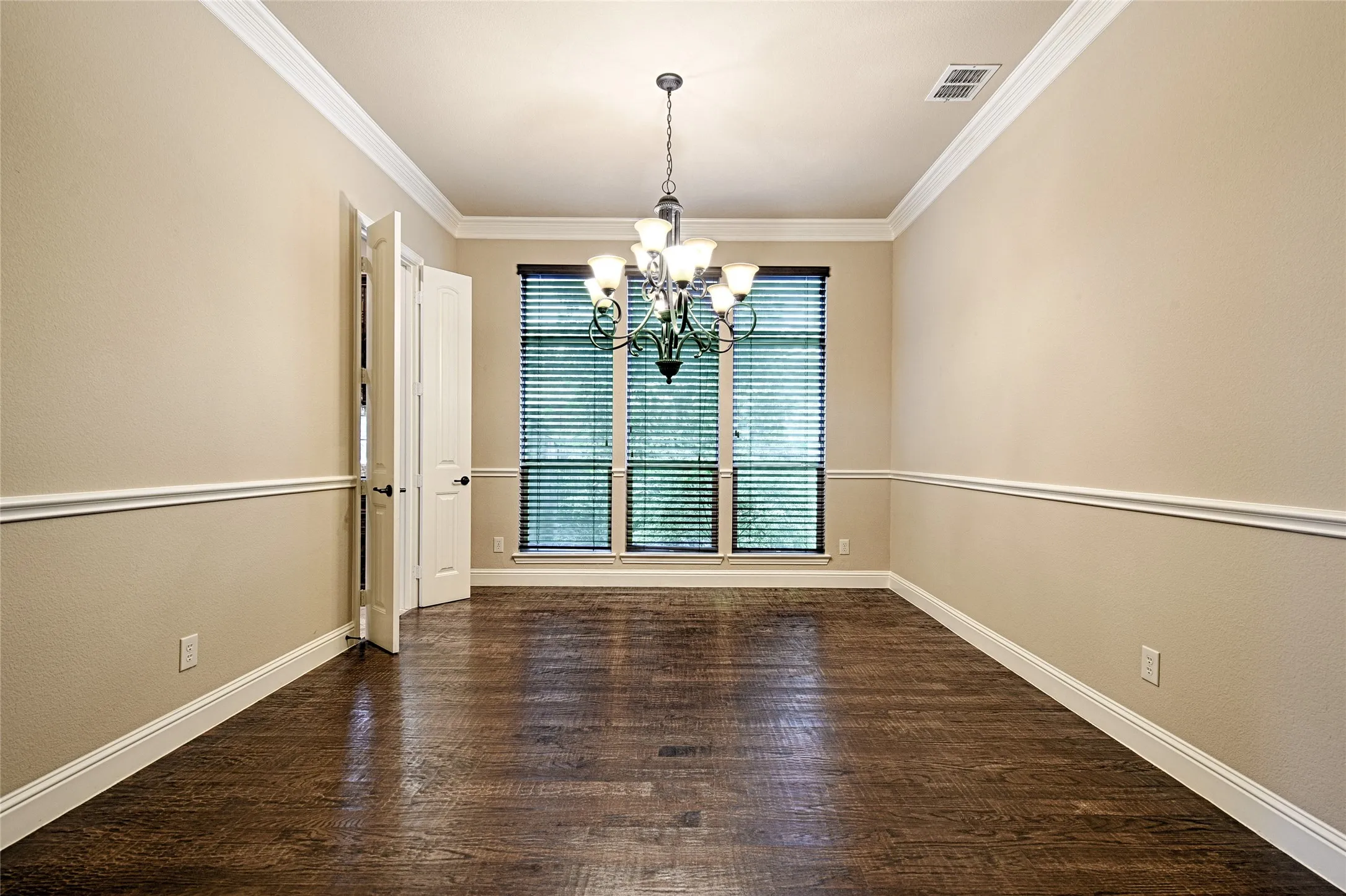 Single Family Residence For Sale in Collin County , 3313 Timber Glen Lane, Mc Kinney, Texas 75072, 4 Bedroom, 4 Bathroom, 3 Garage spaces, 4,740 Sqft, built in 2010, mls#21323401, Real Estate Agent in Mc Kinney, Homes For Sale in Collin county, Homes For Sale in Mc Kinney, Realtor in Mc Kinney Texas, Real Estate Brokerage Independent Realty Texas, Luminita Cordes Realtor