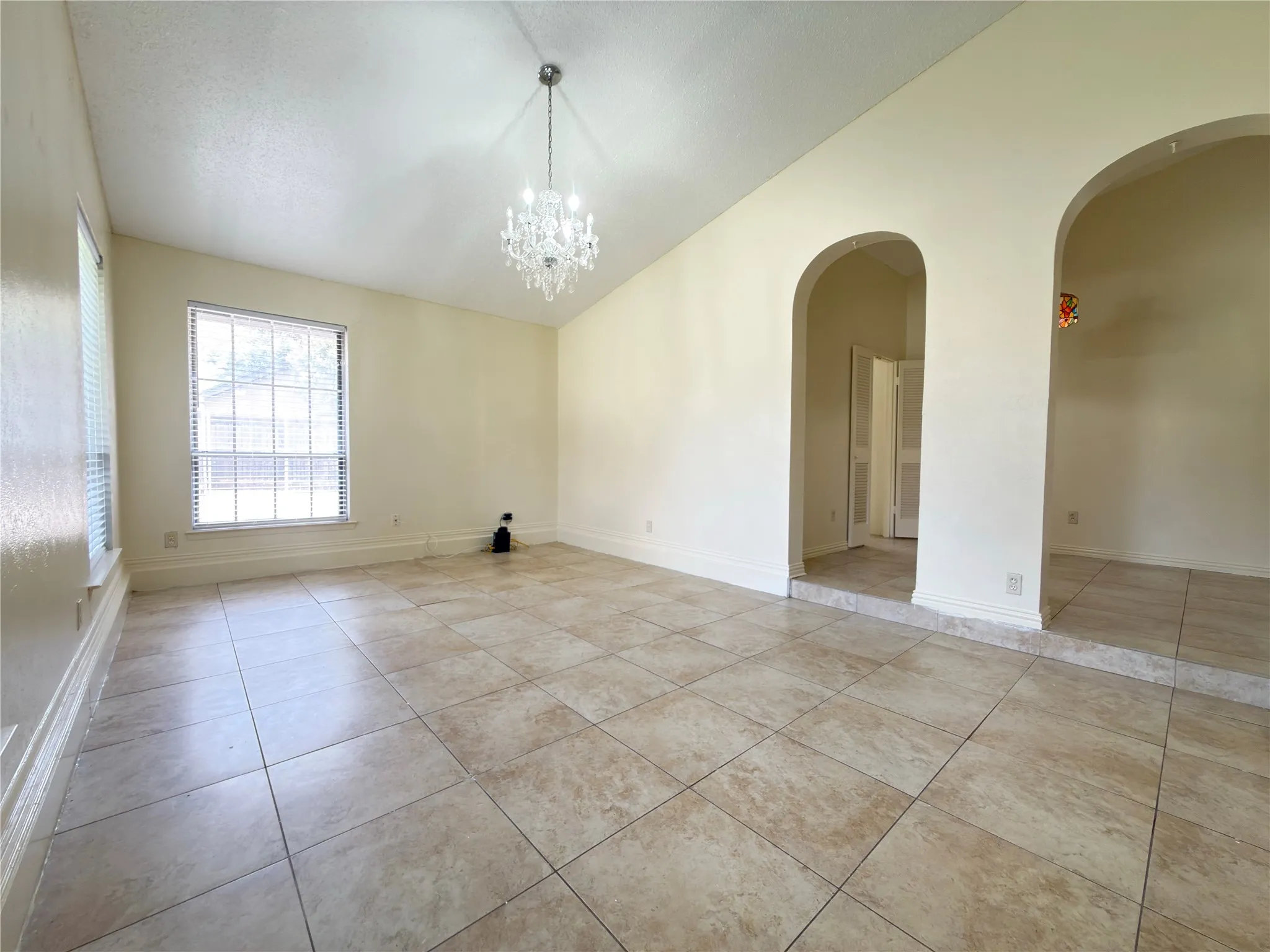Single Family Residence For Sale in Dallas County , 5218 Barcelona Drive, Garland, Texas 75043, 4 Bedroom, 2 Bathroom, 2 Garage spaces, 2,076 Sqft, built in 1974, mls#21324474, Real Estate Agent in Garland, Homes For Sale in Dallas county, Homes For Sale in Garland, Realtor in Garland Texas, Real Estate Brokerage Independent Realty Texas, Luminita Cordes Realtor