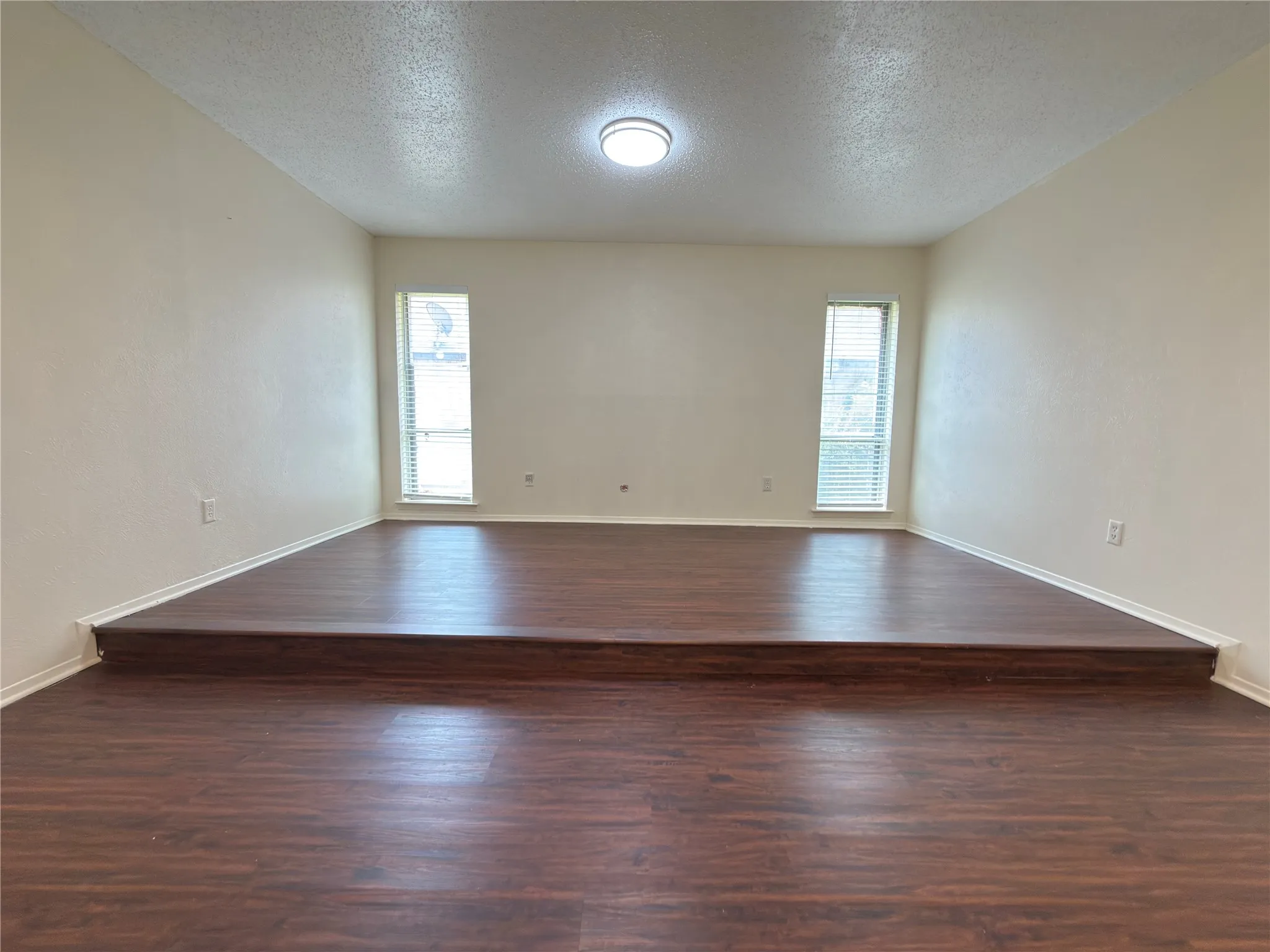 Single Family Residence For Sale in Dallas County , 5218 Barcelona Drive, Garland, Texas 75043, 4 Bedroom, 2 Bathroom, 2 Garage spaces, 2,076 Sqft, built in 1974, mls#21324474, Real Estate Agent in Garland, Homes For Sale in Dallas county, Homes For Sale in Garland, Realtor in Garland Texas, Real Estate Brokerage Independent Realty Texas, Luminita Cordes Realtor