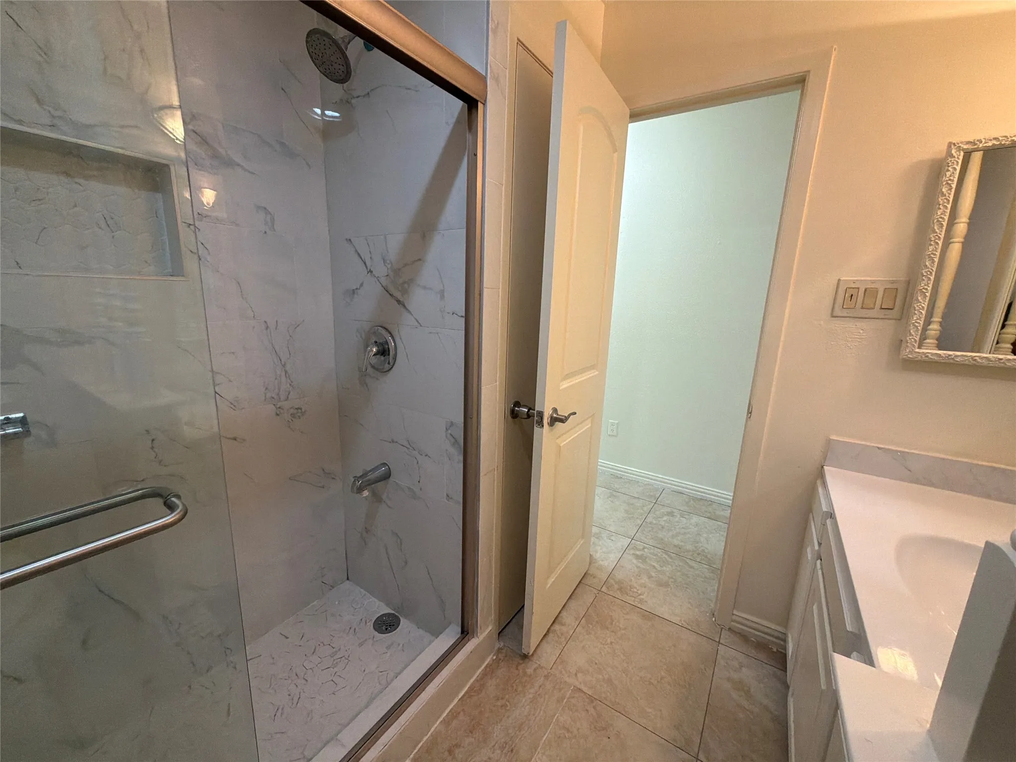 Single Family Residence For Sale in Dallas County , 5218 Barcelona Drive, Garland, Texas 75043, 4 Bedroom, 2 Bathroom, 2 Garage spaces, 2,076 Sqft, built in 1974, mls#21324474, Real Estate Agent in Garland, Homes For Sale in Dallas county, Homes For Sale in Garland, Realtor in Garland Texas, Real Estate Brokerage Independent Realty Texas, Luminita Cordes Realtor