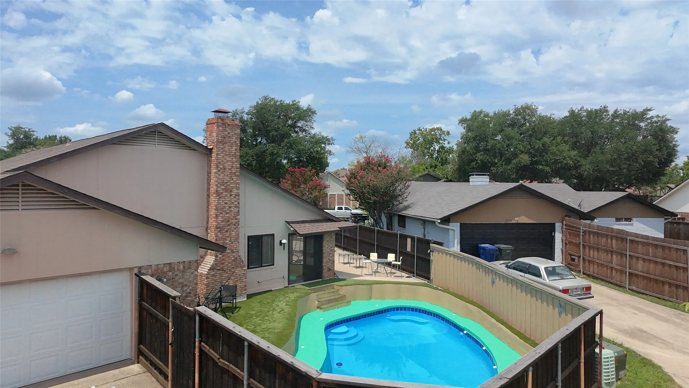 Single Family Residence For Sale in Dallas County , 5218 Barcelona Drive, Garland, Texas 75043, 4 Bedroom, 2 Bathroom, 2 Garage spaces, 2,076 Sqft, built in 1974, mls#21324474, Real Estate Agent in Garland, Homes For Sale in Dallas county, Homes For Sale in Garland, Realtor in Garland Texas, Real Estate Brokerage Independent Realty Texas, Luminita Cordes Realtor