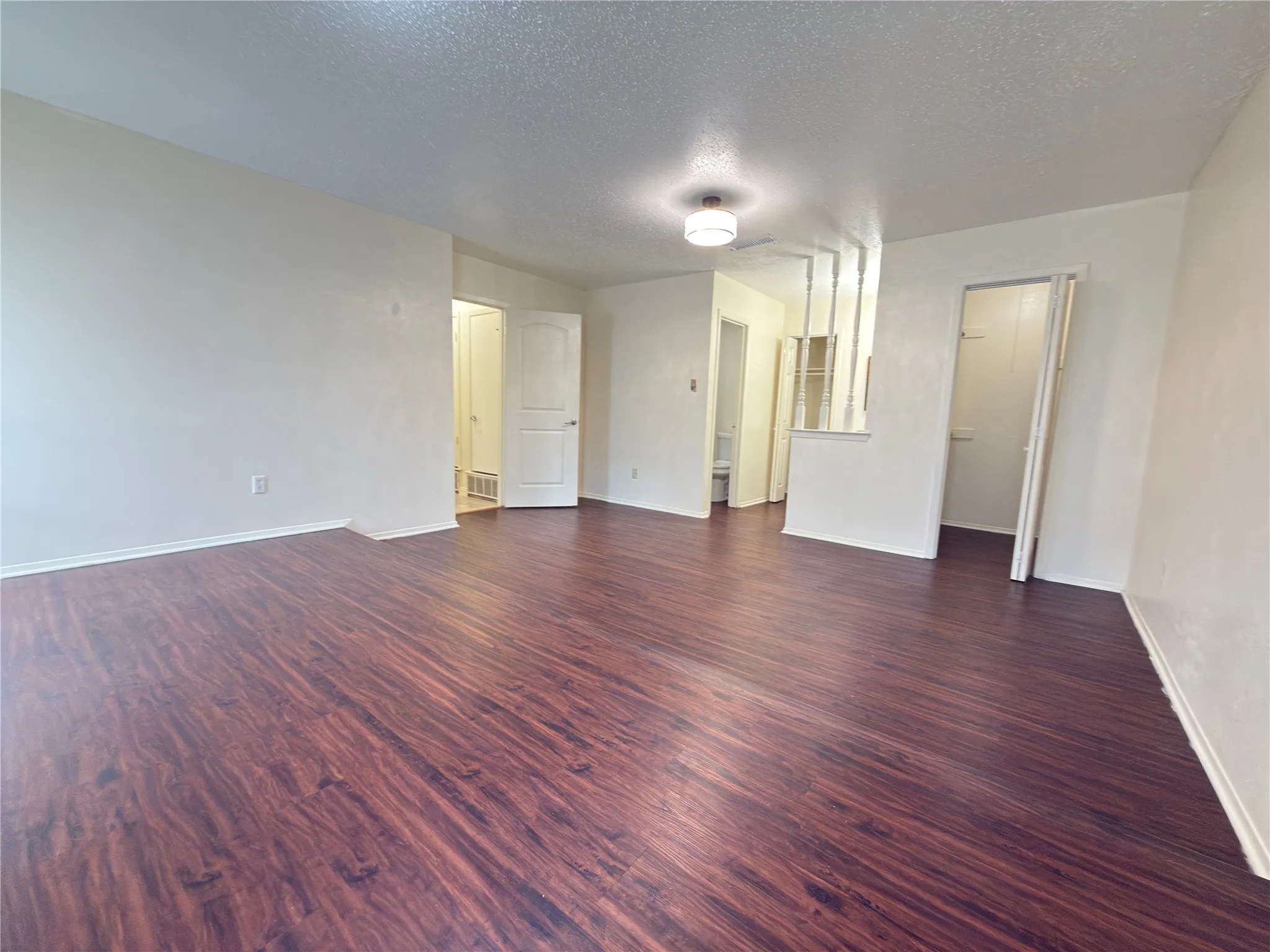 Single Family Residence For Sale in Dallas County , 5218 Barcelona Drive, Garland, Texas 75043, 4 Bedroom, 2 Bathroom, 2 Garage spaces, 2,076 Sqft, built in 1974, mls#21324474, Real Estate Agent in Garland, Homes For Sale in Dallas county, Homes For Sale in Garland, Realtor in Garland Texas, Real Estate Brokerage Independent Realty Texas, Luminita Cordes Realtor