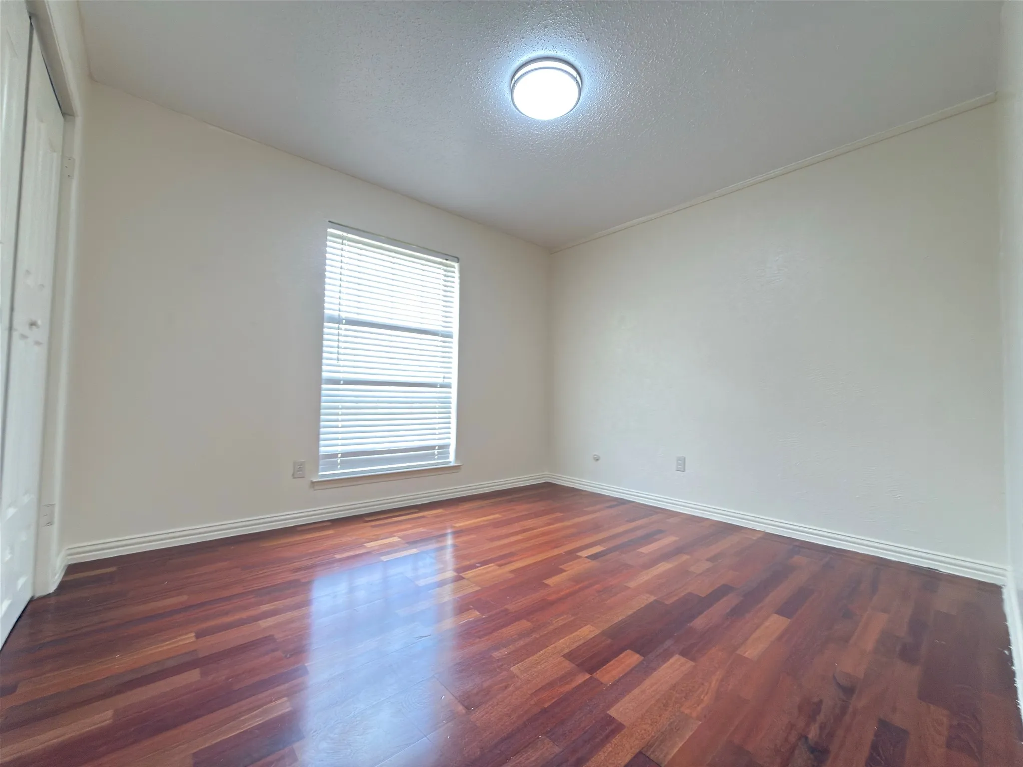 Single Family Residence For Sale in Dallas County , 5218 Barcelona Drive, Garland, Texas 75043, 4 Bedroom, 2 Bathroom, 2 Garage spaces, 2,076 Sqft, built in 1974, mls#21324474, Real Estate Agent in Garland, Homes For Sale in Dallas county, Homes For Sale in Garland, Realtor in Garland Texas, Real Estate Brokerage Independent Realty Texas, Luminita Cordes Realtor