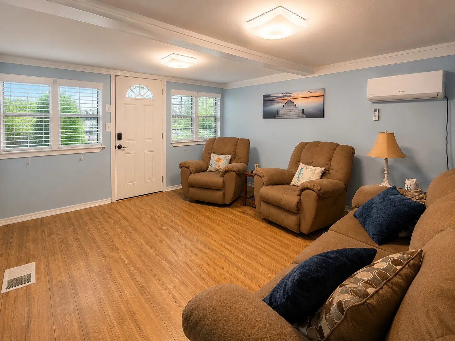 Single Family Residence For Sale in Smith County , 17160 Lakeview Drive, Flint, Texas 75762, 4 Bedroom, 2 Bathroom, Garage spaces, 1,800 Sqft, built in 1985, mls#21324543, Real Estate Agent in Flint, Homes For Sale in Smith county, Homes For Sale in Flint, Realtor in Flint Texas, Real Estate Brokerage Independent Realty Texas, Luminita Cordes Realtor