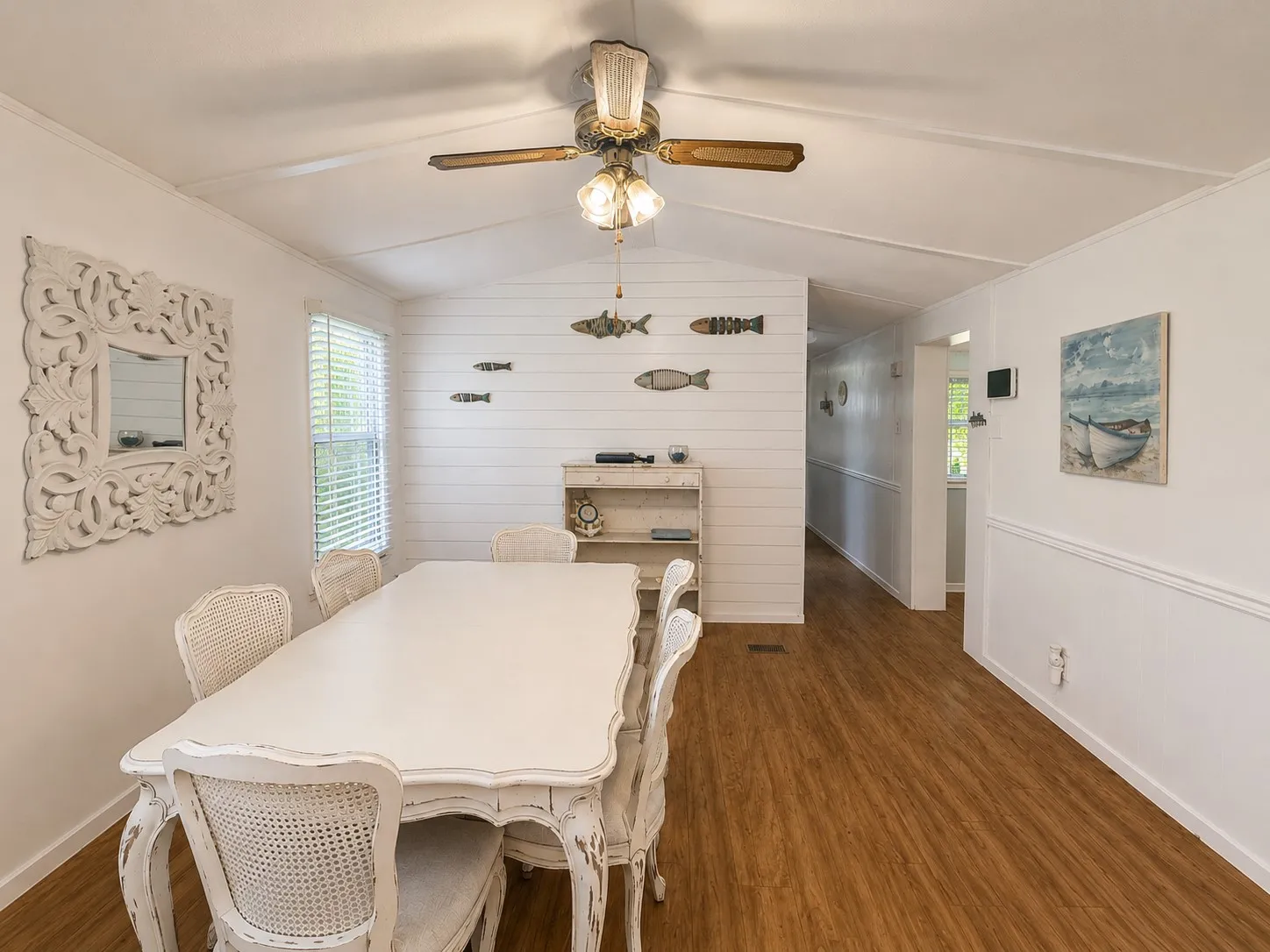 Single Family Residence For Sale in Smith County , 17160 Lakeview Drive, Flint, Texas 75762, 4 Bedroom, 2 Bathroom, Garage spaces, 1,800 Sqft, built in 1985, mls#21324543, Real Estate Agent in Flint, Homes For Sale in Smith county, Homes For Sale in Flint, Realtor in Flint Texas, Real Estate Brokerage Independent Realty Texas, Luminita Cordes Realtor