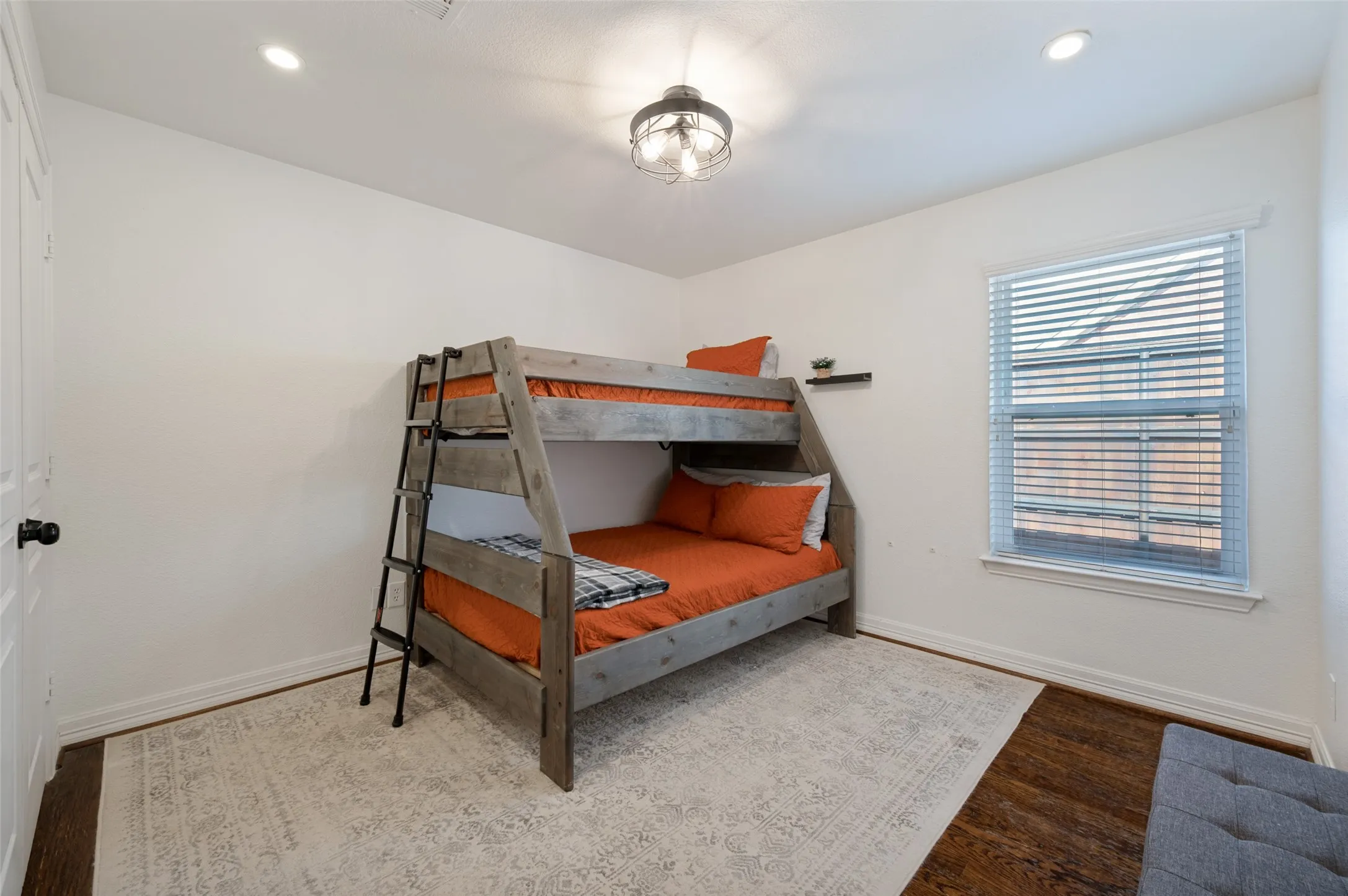 Single Family Residence For Sale in Collin County , 2830 Rosewood Boulevard, Mc Kinney, Texas 75071, 4 Bedroom, 2 Bathroom, 2 Garage spaces, 2,090 Sqft, built in 1998, mls#21324542, Real Estate Agent in Mc Kinney, Homes For Sale in Collin county, Homes For Sale in Mc Kinney, Realtor in Mc Kinney Texas, Real Estate Brokerage Independent Realty Texas, Luminita Cordes Realtor