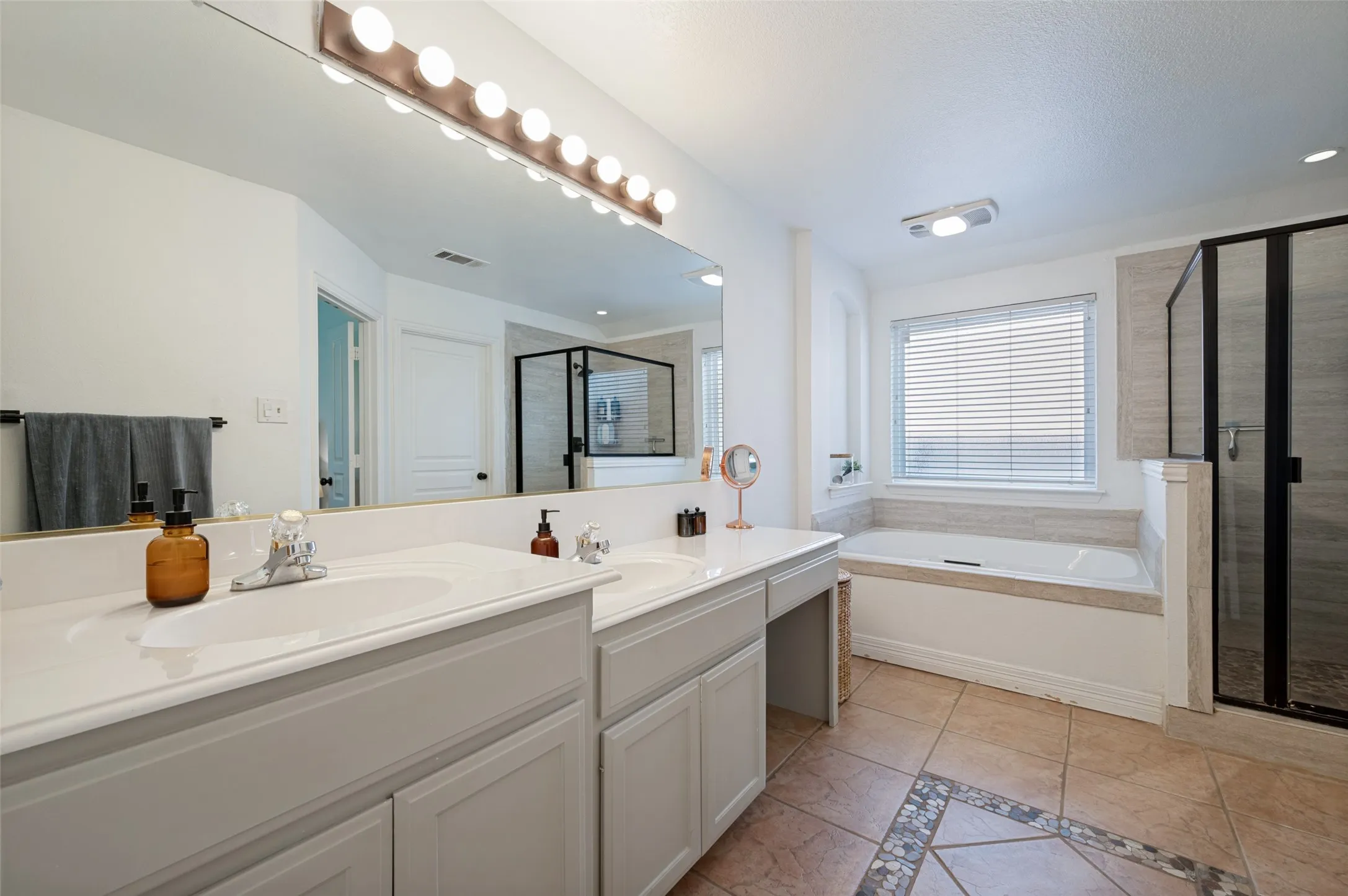 Single Family Residence For Sale in Collin County , 2830 Rosewood Boulevard, Mc Kinney, Texas 75071, 4 Bedroom, 2 Bathroom, 2 Garage spaces, 2,090 Sqft, built in 1998, mls#21324542, Real Estate Agent in Mc Kinney, Homes For Sale in Collin county, Homes For Sale in Mc Kinney, Realtor in Mc Kinney Texas, Real Estate Brokerage Independent Realty Texas, Luminita Cordes Realtor