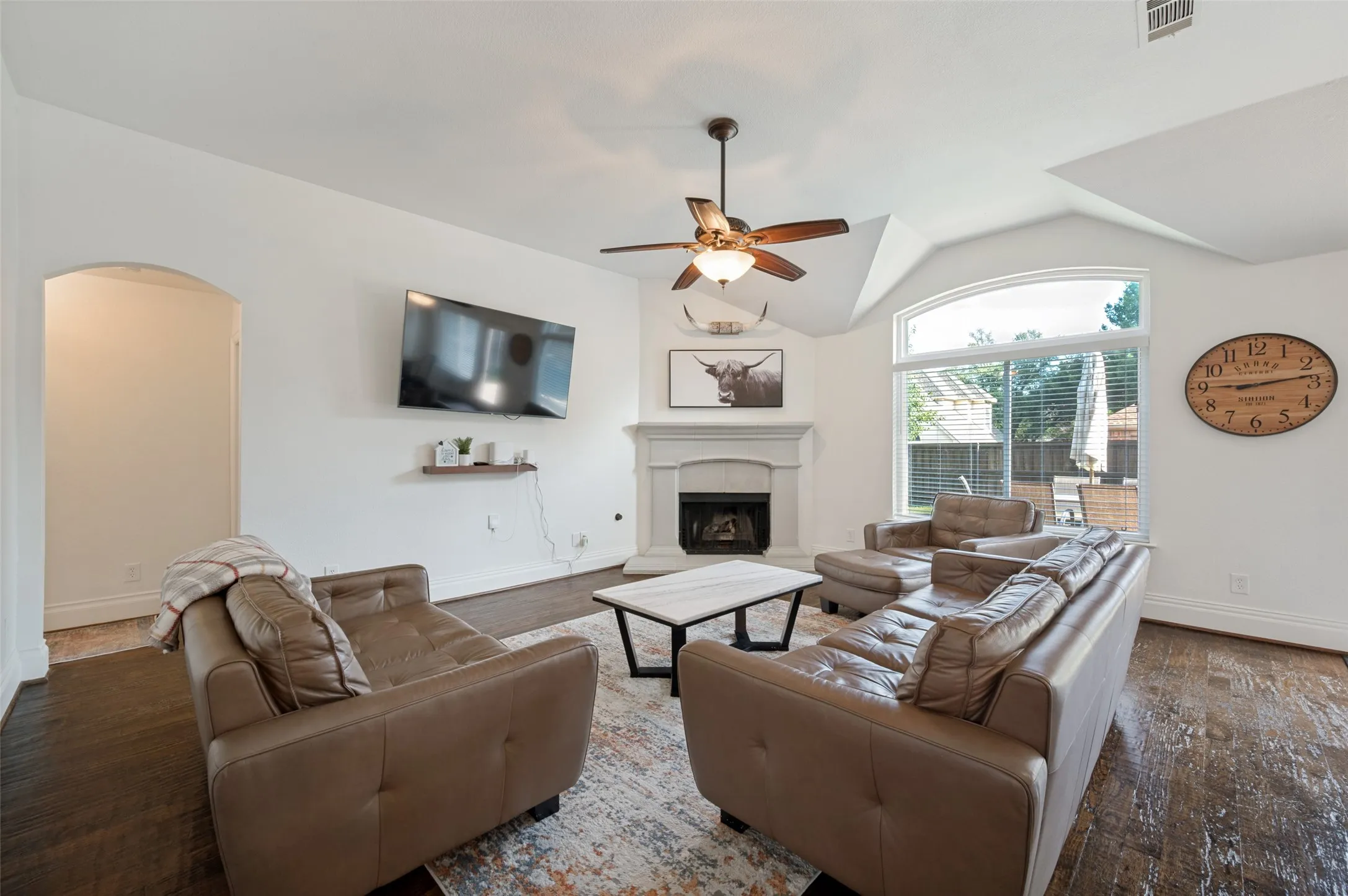 Single Family Residence For Sale in Collin County , 2830 Rosewood Boulevard, Mc Kinney, Texas 75071, 4 Bedroom, 2 Bathroom, 2 Garage spaces, 2,090 Sqft, built in 1998, mls#21324542, Real Estate Agent in Mc Kinney, Homes For Sale in Collin county, Homes For Sale in Mc Kinney, Realtor in Mc Kinney Texas, Real Estate Brokerage Independent Realty Texas, Luminita Cordes Realtor