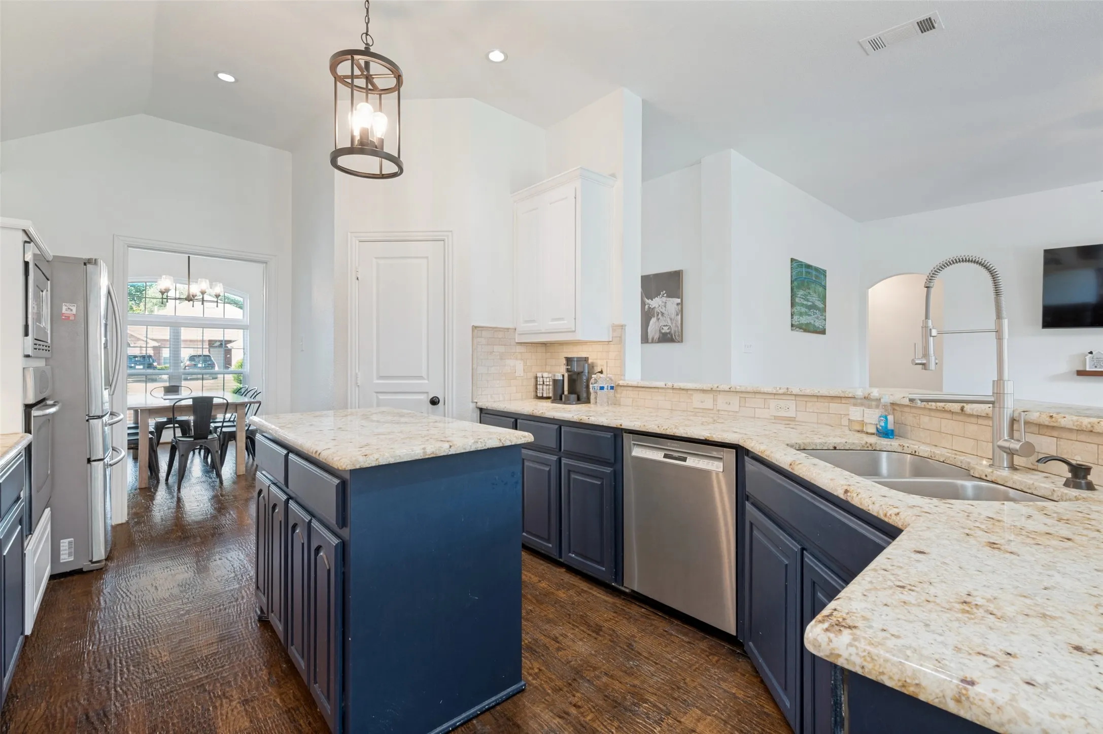 Single Family Residence For Sale in Collin County , 2830 Rosewood Boulevard, Mc Kinney, Texas 75071, 4 Bedroom, 2 Bathroom, 2 Garage spaces, 2,090 Sqft, built in 1998, mls#21324542, Real Estate Agent in Mc Kinney, Homes For Sale in Collin county, Homes For Sale in Mc Kinney, Realtor in Mc Kinney Texas, Real Estate Brokerage Independent Realty Texas, Luminita Cordes Realtor