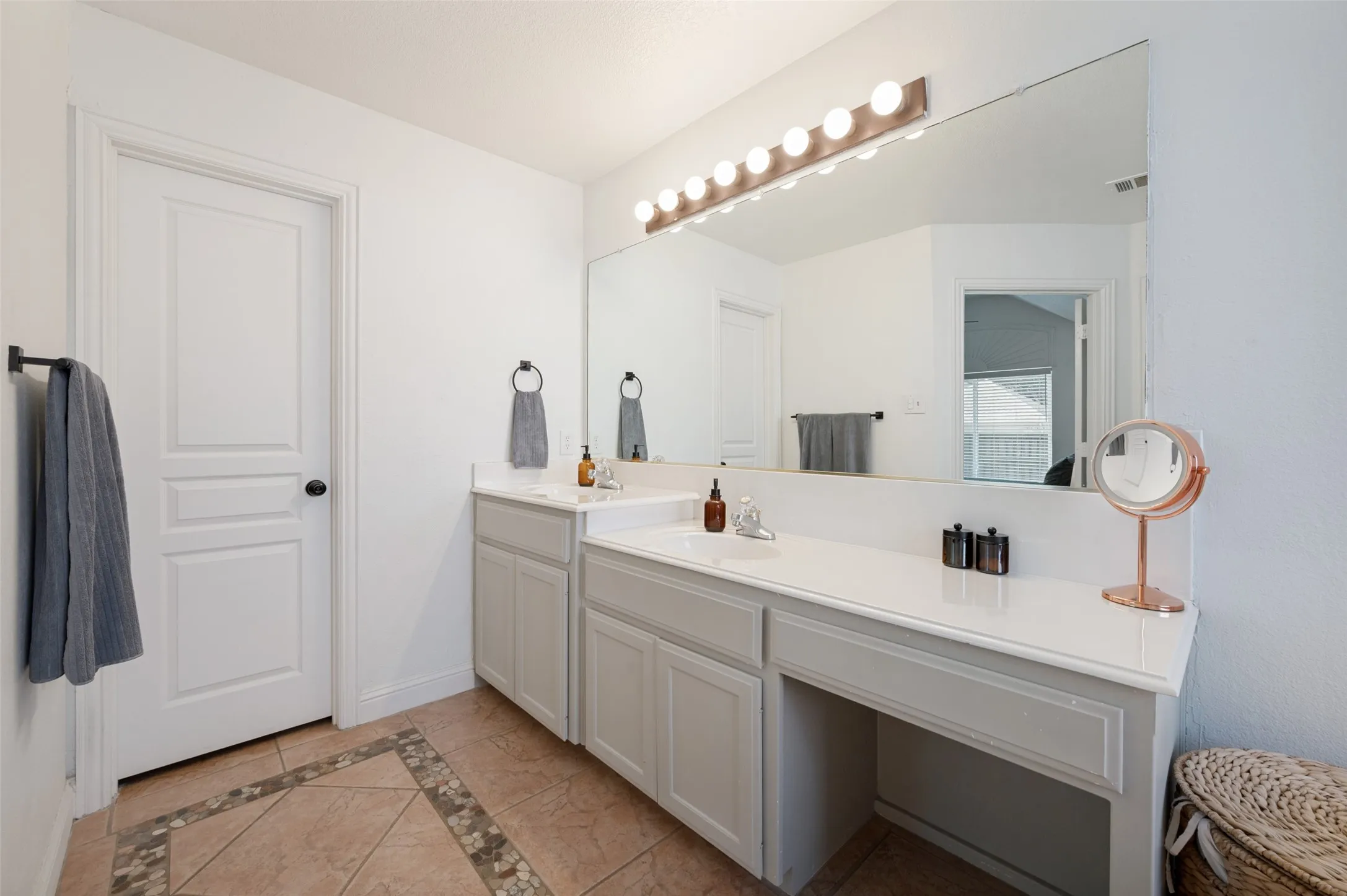 Single Family Residence For Sale in Collin County , 2830 Rosewood Boulevard, Mc Kinney, Texas 75071, 4 Bedroom, 2 Bathroom, 2 Garage spaces, 2,090 Sqft, built in 1998, mls#21324542, Real Estate Agent in Mc Kinney, Homes For Sale in Collin county, Homes For Sale in Mc Kinney, Realtor in Mc Kinney Texas, Real Estate Brokerage Independent Realty Texas, Luminita Cordes Realtor