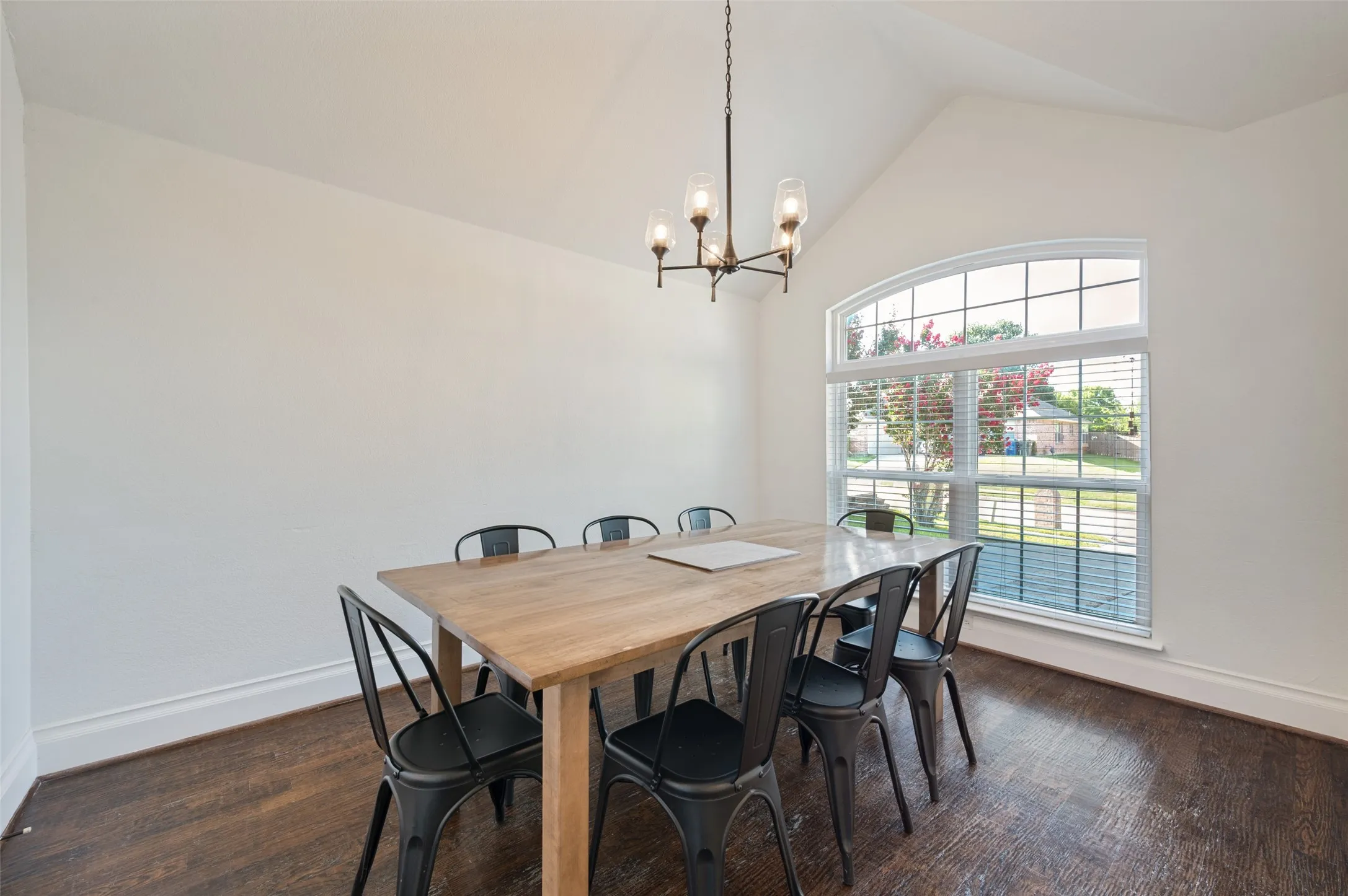 Single Family Residence For Sale in Collin County , 2830 Rosewood Boulevard, Mc Kinney, Texas 75071, 4 Bedroom, 2 Bathroom, 2 Garage spaces, 2,090 Sqft, built in 1998, mls#21324542, Real Estate Agent in Mc Kinney, Homes For Sale in Collin county, Homes For Sale in Mc Kinney, Realtor in Mc Kinney Texas, Real Estate Brokerage Independent Realty Texas, Luminita Cordes Realtor