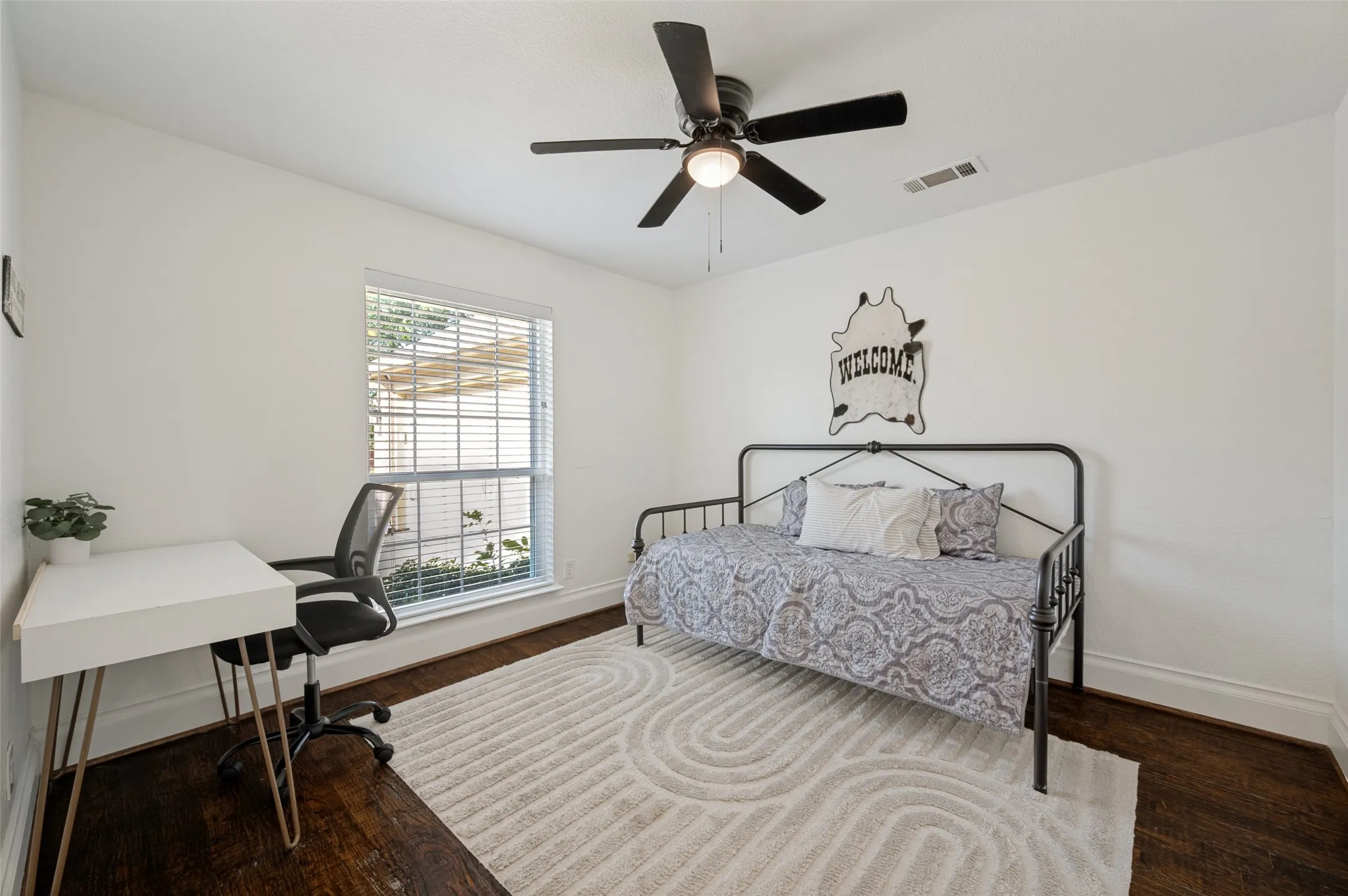 Front bedroom, could also be used as an office!