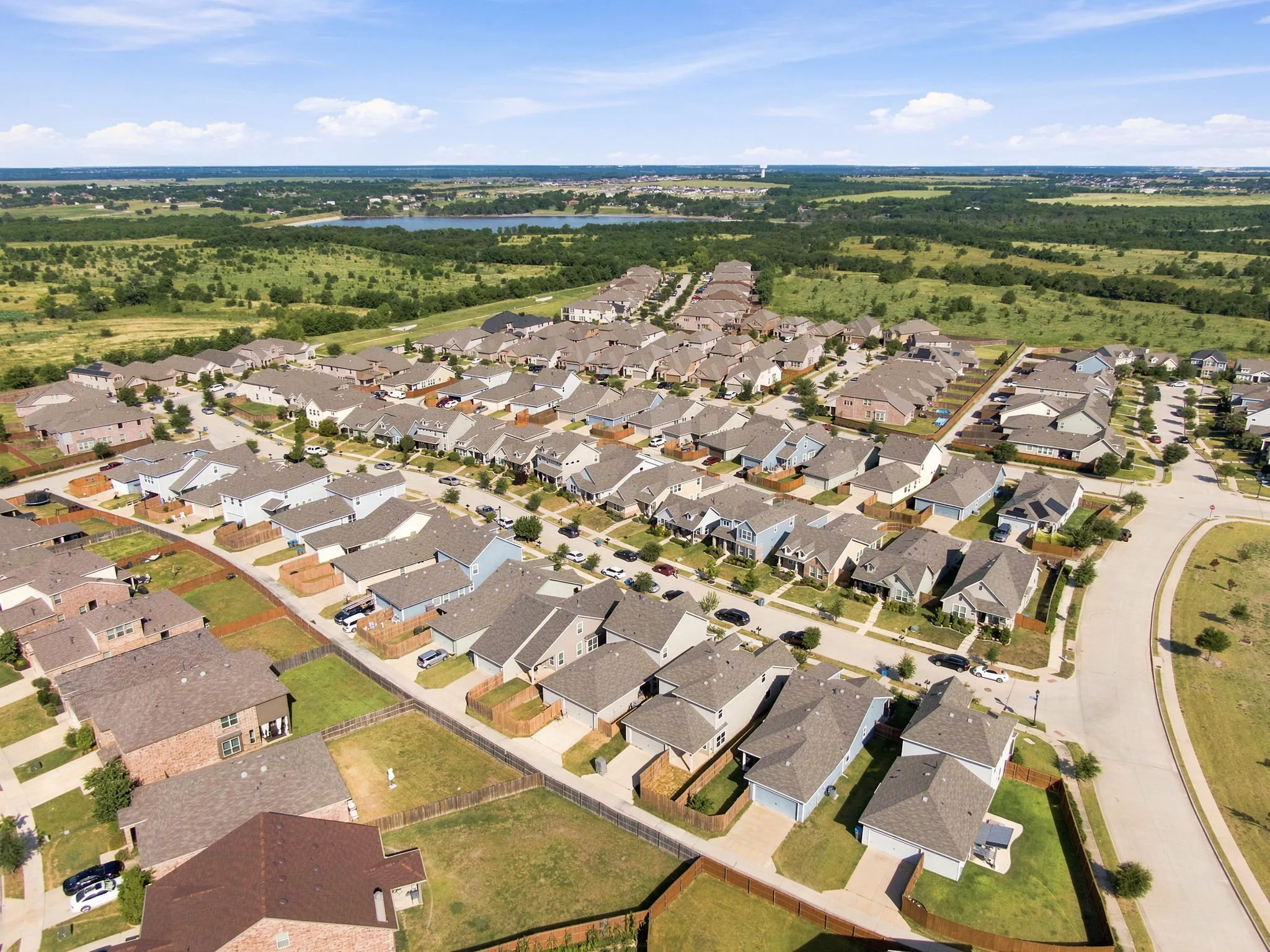 Single Family Residence For Sale in Kaufman County , 1994 Obsidian Trail, Forney, Texas 75126, 4 Bedroom, 3 Bathroom, 2 Garage spaces, 2,435 Sqft, built in 2018, mls#21324554, Real Estate Agent in Forney, Homes For Sale in Kaufman county, Homes For Sale in Forney, Realtor in Forney Texas, Real Estate Brokerage Independent Realty Texas, Luminita Cordes Realtor