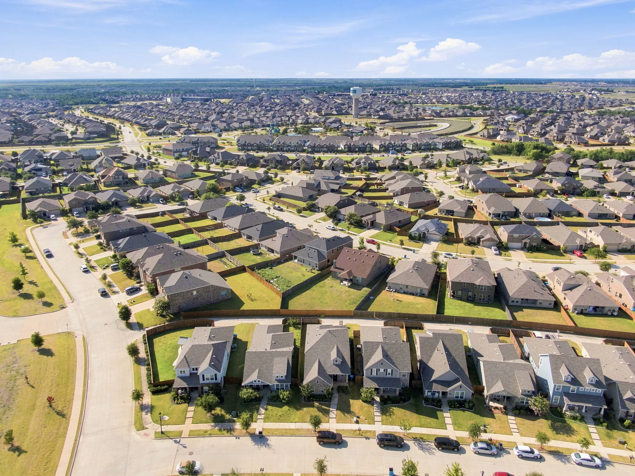 Single Family Residence For Sale in Kaufman County , 1994 Obsidian Trail, Forney, Texas 75126, 4 Bedroom, 3 Bathroom, 2 Garage spaces, 2,435 Sqft, built in 2018, mls#21324554, Real Estate Agent in Forney, Homes For Sale in Kaufman county, Homes For Sale in Forney, Realtor in Forney Texas, Real Estate Brokerage Independent Realty Texas, Luminita Cordes Realtor