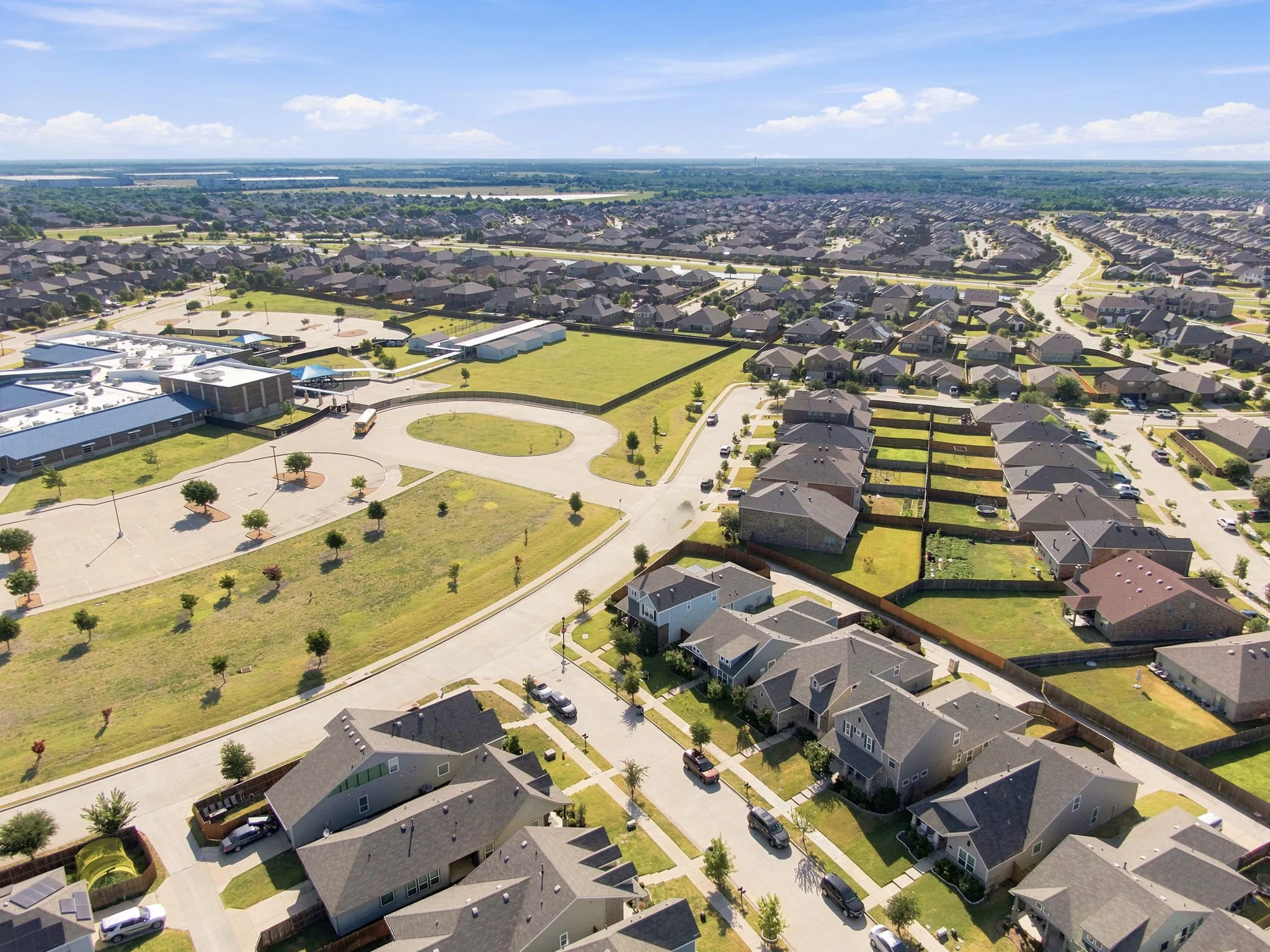 Single Family Residence For Sale in Kaufman County , 1994 Obsidian Trail, Forney, Texas 75126, 4 Bedroom, 3 Bathroom, 2 Garage spaces, 2,435 Sqft, built in 2018, mls#21324554, Real Estate Agent in Forney, Homes For Sale in Kaufman county, Homes For Sale in Forney, Realtor in Forney Texas, Real Estate Brokerage Independent Realty Texas, Luminita Cordes Realtor