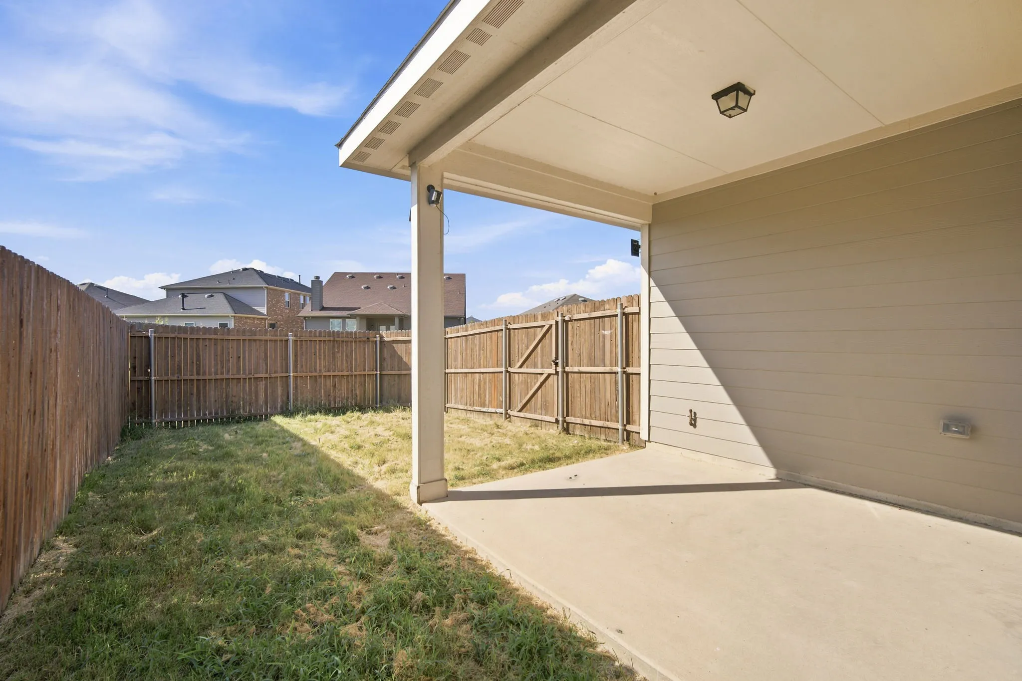 Single Family Residence For Sale in Kaufman County , 1994 Obsidian Trail, Forney, Texas 75126, 4 Bedroom, 3 Bathroom, 2 Garage spaces, 2,435 Sqft, built in 2018, mls#21324554, Real Estate Agent in Forney, Homes For Sale in Kaufman county, Homes For Sale in Forney, Realtor in Forney Texas, Real Estate Brokerage Independent Realty Texas, Luminita Cordes Realtor