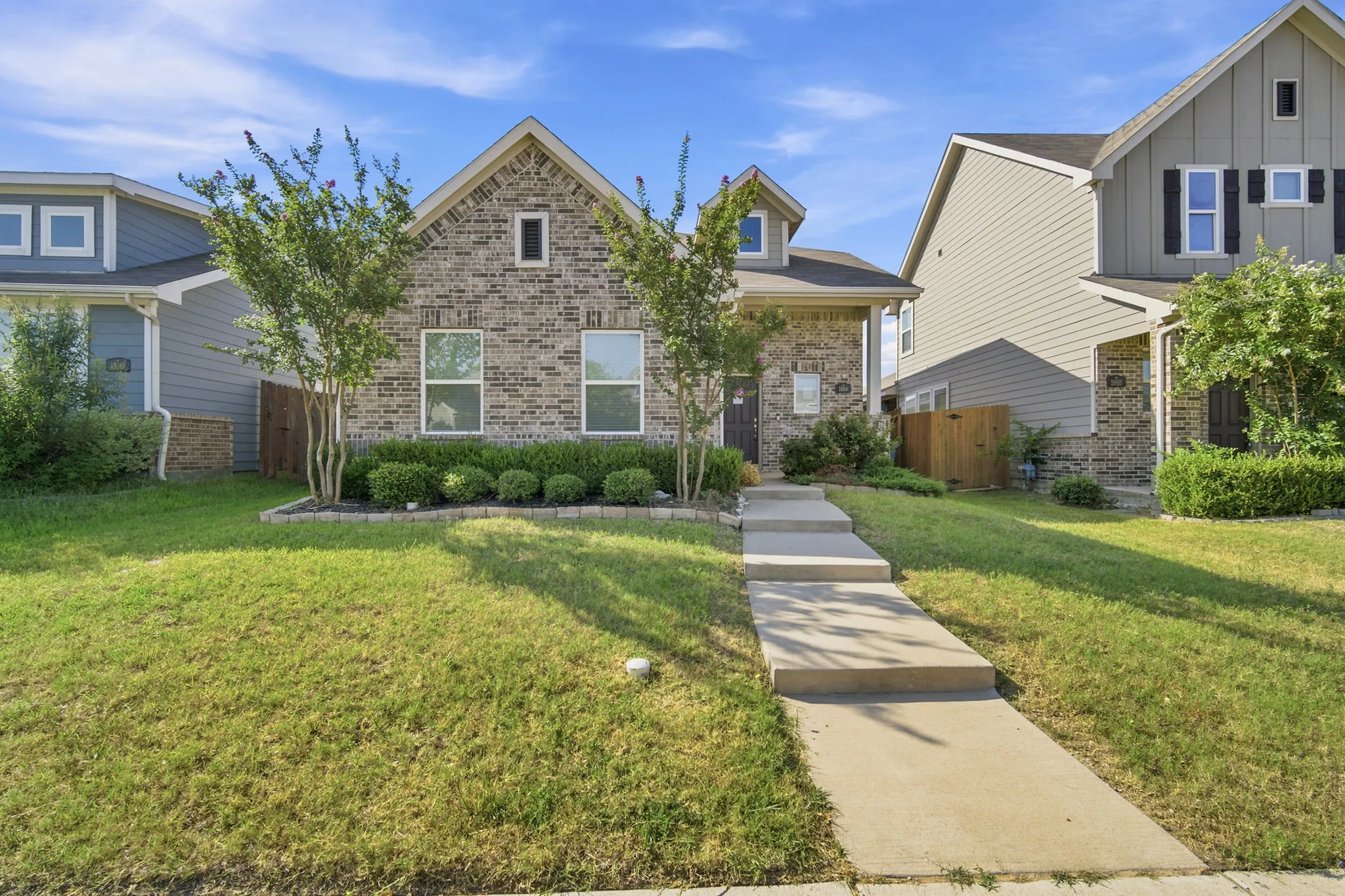 Single Family Residence For Sale in Kaufman County , 1994 Obsidian Trail, Forney, Texas 75126, 4 Bedroom, 3 Bathroom, 2 Garage spaces, 2,435 Sqft, built in 2018, mls#21324554, Real Estate Agent in Forney, Homes For Sale in Kaufman county, Homes For Sale in Forney, Realtor in Forney Texas, Real Estate Brokerage Independent Realty Texas, Luminita Cordes Realtor