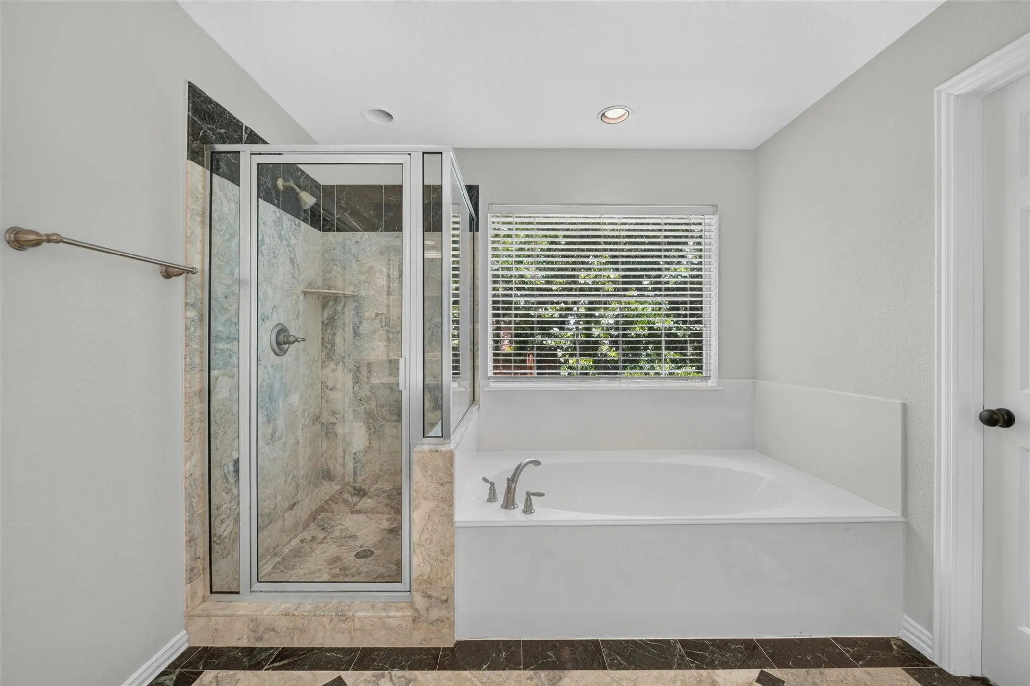 Single Family Residence For Sale in Denton County , 3317 Furlong Court, Flower Mound, Texas 75022, 4 Bedroom, 3 Bathroom, 2 Garage spaces, 3,074 Sqft, built in 1995, mls#21319666, Real Estate Agent in Flower Mound, Homes For Sale in Denton county, Homes For Sale in Flower Mound, Realtor in Flower Mound Texas, Real Estate Brokerage Independent Realty Texas, Luminita Cordes Realtor