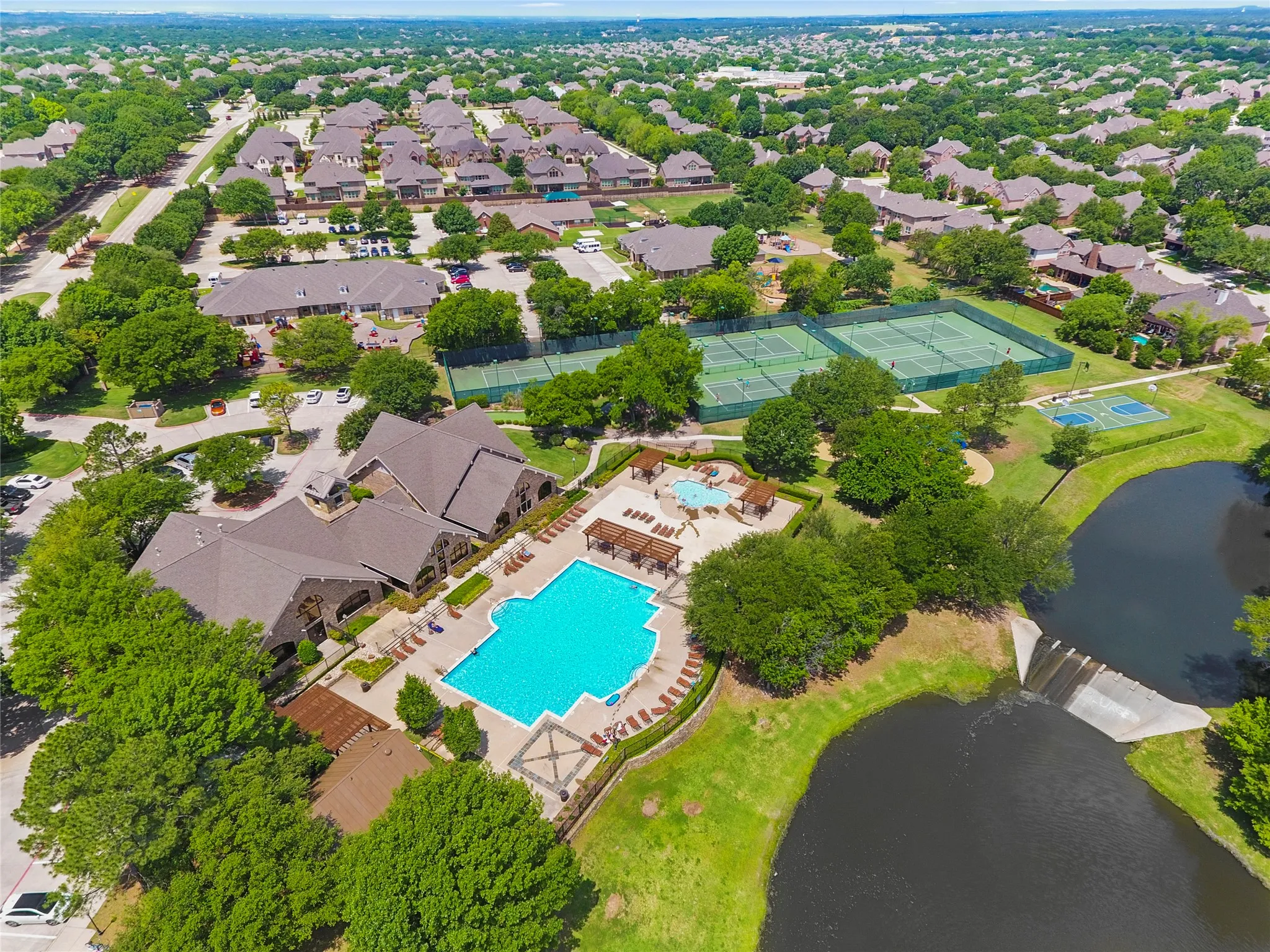 Single Family Residence For Sale in Denton County , 3317 Furlong Court, Flower Mound, Texas 75022, 4 Bedroom, 3 Bathroom, 2 Garage spaces, 3,074 Sqft, built in 1995, mls#21319666, Real Estate Agent in Flower Mound, Homes For Sale in Denton county, Homes For Sale in Flower Mound, Realtor in Flower Mound Texas, Real Estate Brokerage Independent Realty Texas, Luminita Cordes Realtor
