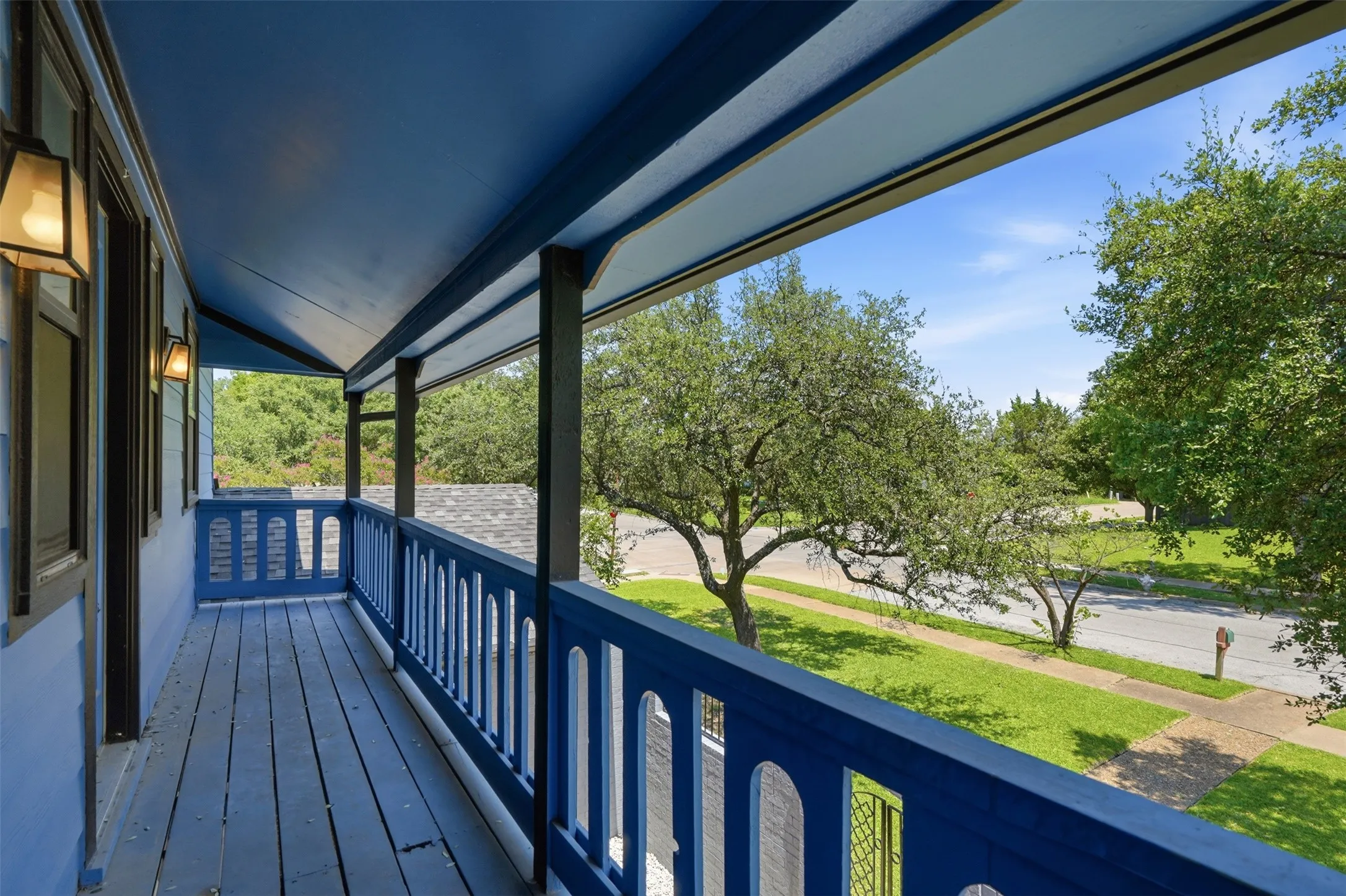 Single Family Residence For Sale in Dallas County , 1613 Iroquois Drive, Garland, Texas 75043, 4 Bedroom, 3 Bathroom, 2 Garage spaces, 2,910 Sqft, built in 1967, mls#21320819, Real Estate Agent in Garland, Homes For Sale in Dallas county, Homes For Sale in Garland, Realtor in Garland Texas, Real Estate Brokerage Independent Realty Texas, Luminita Cordes Realtor