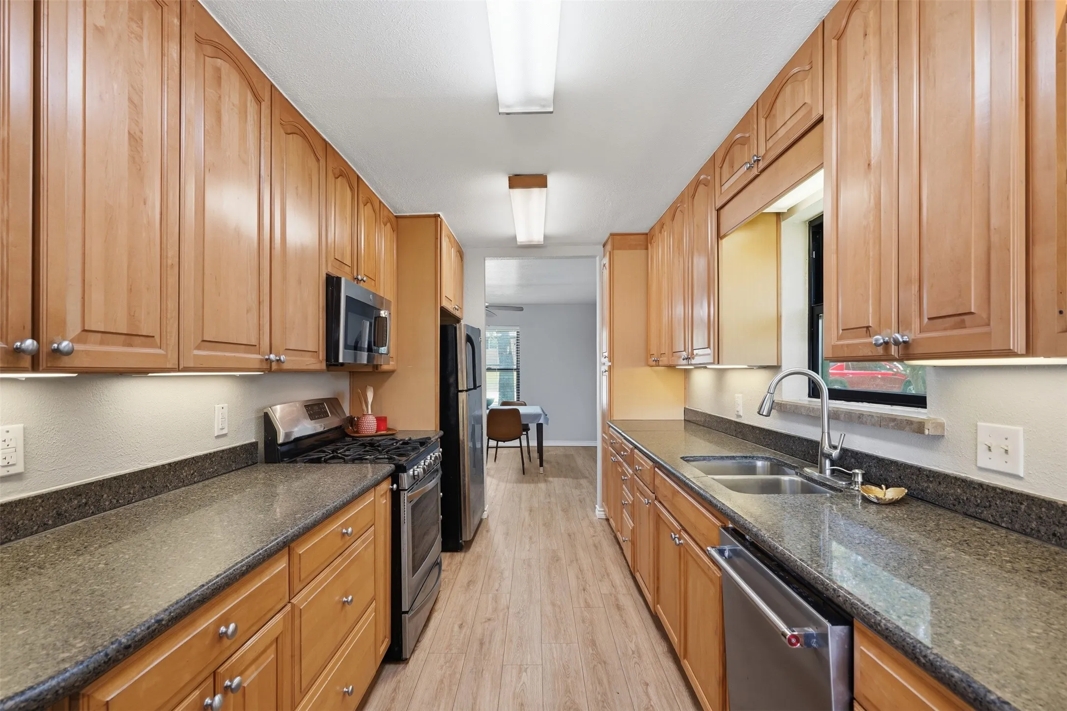 Single Family Residence For Sale in Dallas County , 1613 Iroquois Drive, Garland, Texas 75043, 4 Bedroom, 3 Bathroom, 2 Garage spaces, 2,910 Sqft, built in 1967, mls#21320819, Real Estate Agent in Garland, Homes For Sale in Dallas county, Homes For Sale in Garland, Realtor in Garland Texas, Real Estate Brokerage Independent Realty Texas, Luminita Cordes Realtor
