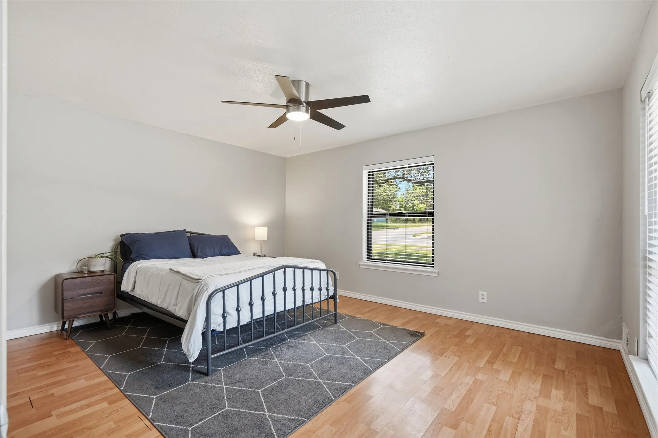 Single Family Residence For Sale in Dallas County , 1613 Iroquois Drive, Garland, Texas 75043, 4 Bedroom, 3 Bathroom, 2 Garage spaces, 2,910 Sqft, built in 1967, mls#21320819, Real Estate Agent in Garland, Homes For Sale in Dallas county, Homes For Sale in Garland, Realtor in Garland Texas, Real Estate Brokerage Independent Realty Texas, Luminita Cordes Realtor