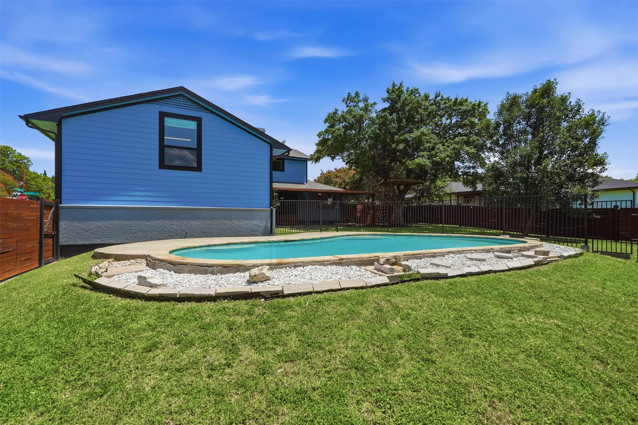 Single Family Residence For Sale in Dallas County , 1613 Iroquois Drive, Garland, Texas 75043, 4 Bedroom, 3 Bathroom, 2 Garage spaces, 2,910 Sqft, built in 1967, mls#21320819, Real Estate Agent in Garland, Homes For Sale in Dallas county, Homes For Sale in Garland, Realtor in Garland Texas, Real Estate Brokerage Independent Realty Texas, Luminita Cordes Realtor