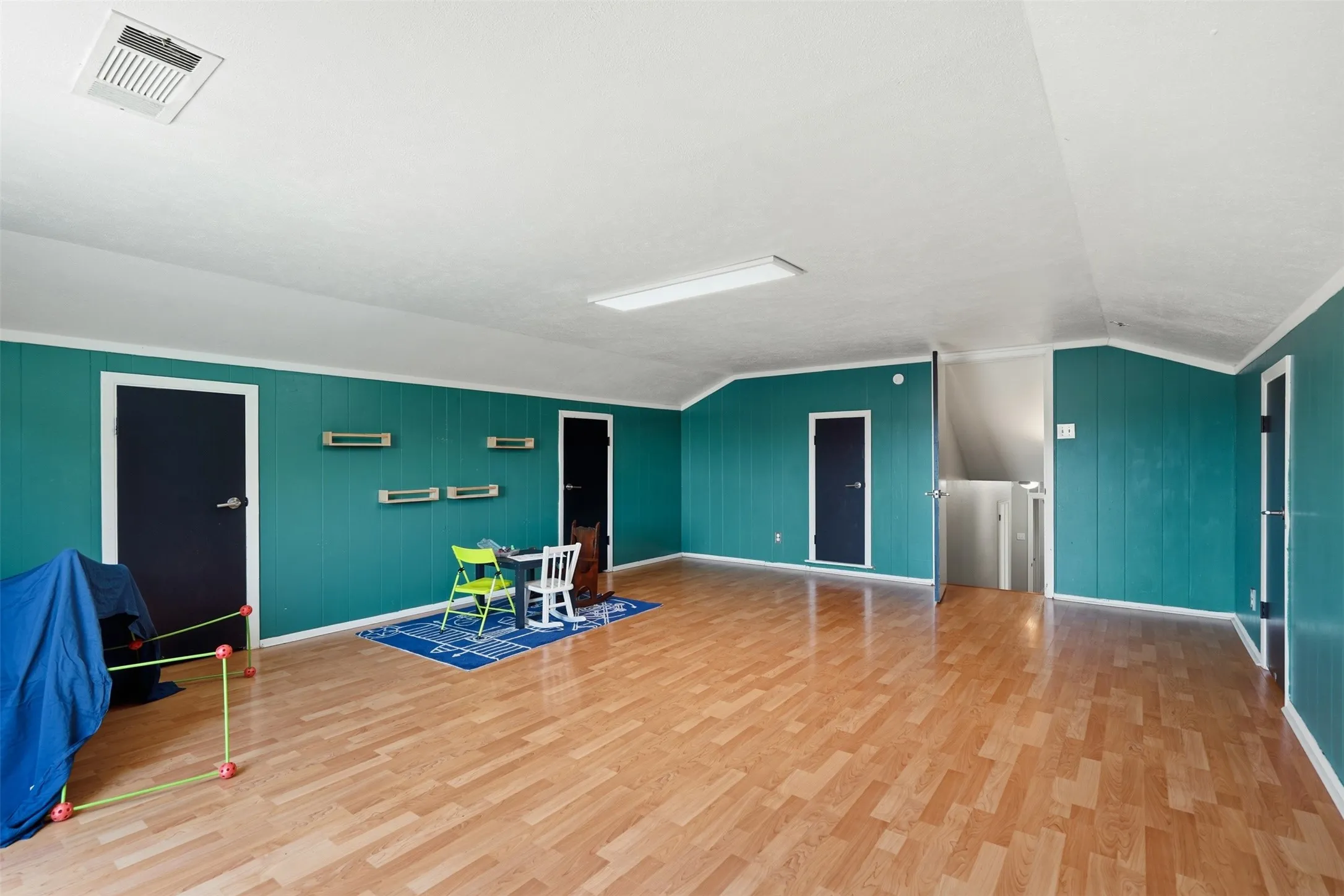 Single Family Residence For Sale in Dallas County , 1613 Iroquois Drive, Garland, Texas 75043, 4 Bedroom, 3 Bathroom, 2 Garage spaces, 2,910 Sqft, built in 1967, mls#21320819, Real Estate Agent in Garland, Homes For Sale in Dallas county, Homes For Sale in Garland, Realtor in Garland Texas, Real Estate Brokerage Independent Realty Texas, Luminita Cordes Realtor