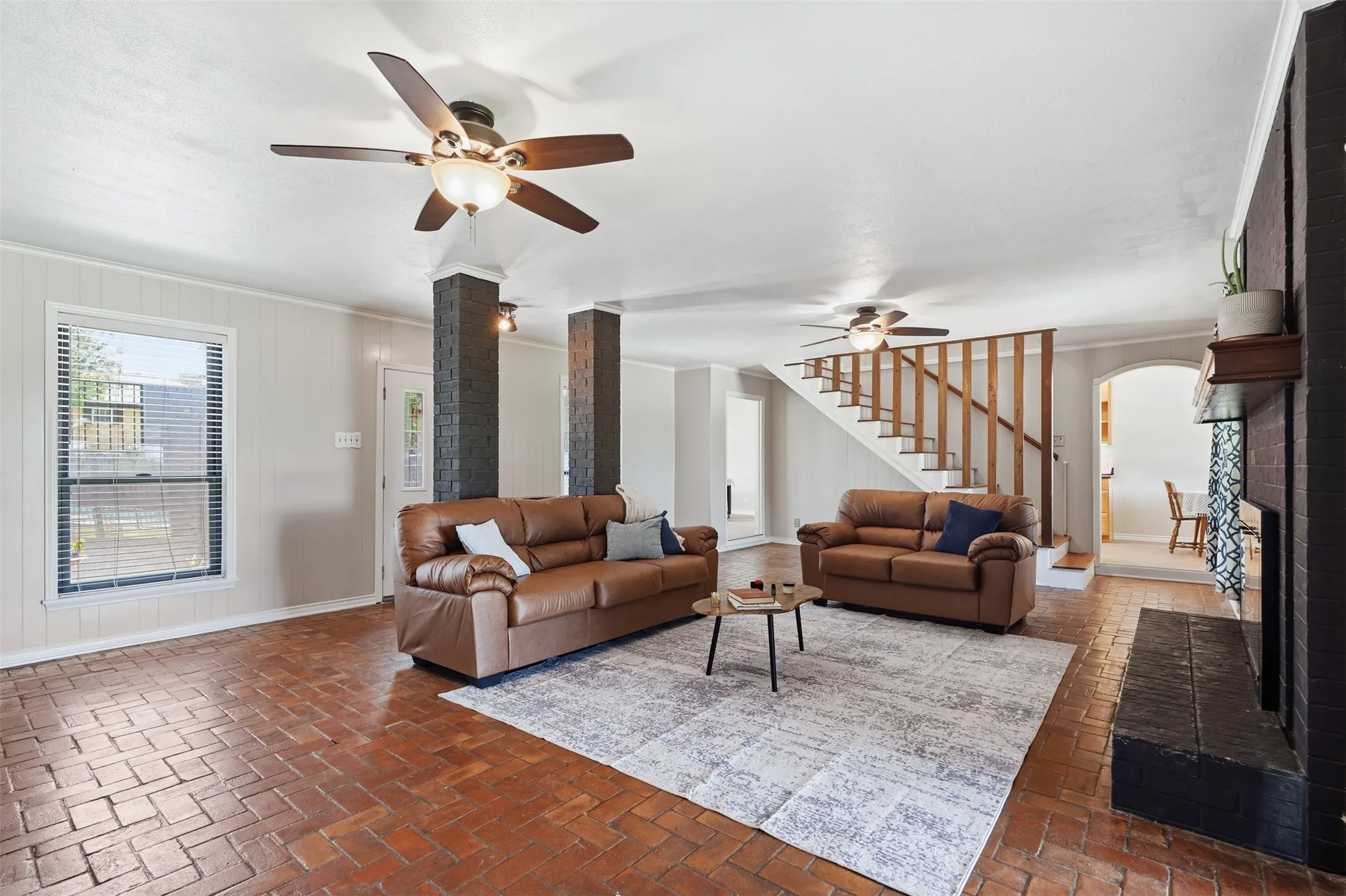 Single Family Residence For Sale in Dallas County , 1613 Iroquois Drive, Garland, Texas 75043, 4 Bedroom, 3 Bathroom, 2 Garage spaces, 2,910 Sqft, built in 1967, mls#21320819, Real Estate Agent in Garland, Homes For Sale in Dallas county, Homes For Sale in Garland, Realtor in Garland Texas, Real Estate Brokerage Independent Realty Texas, Luminita Cordes Realtor