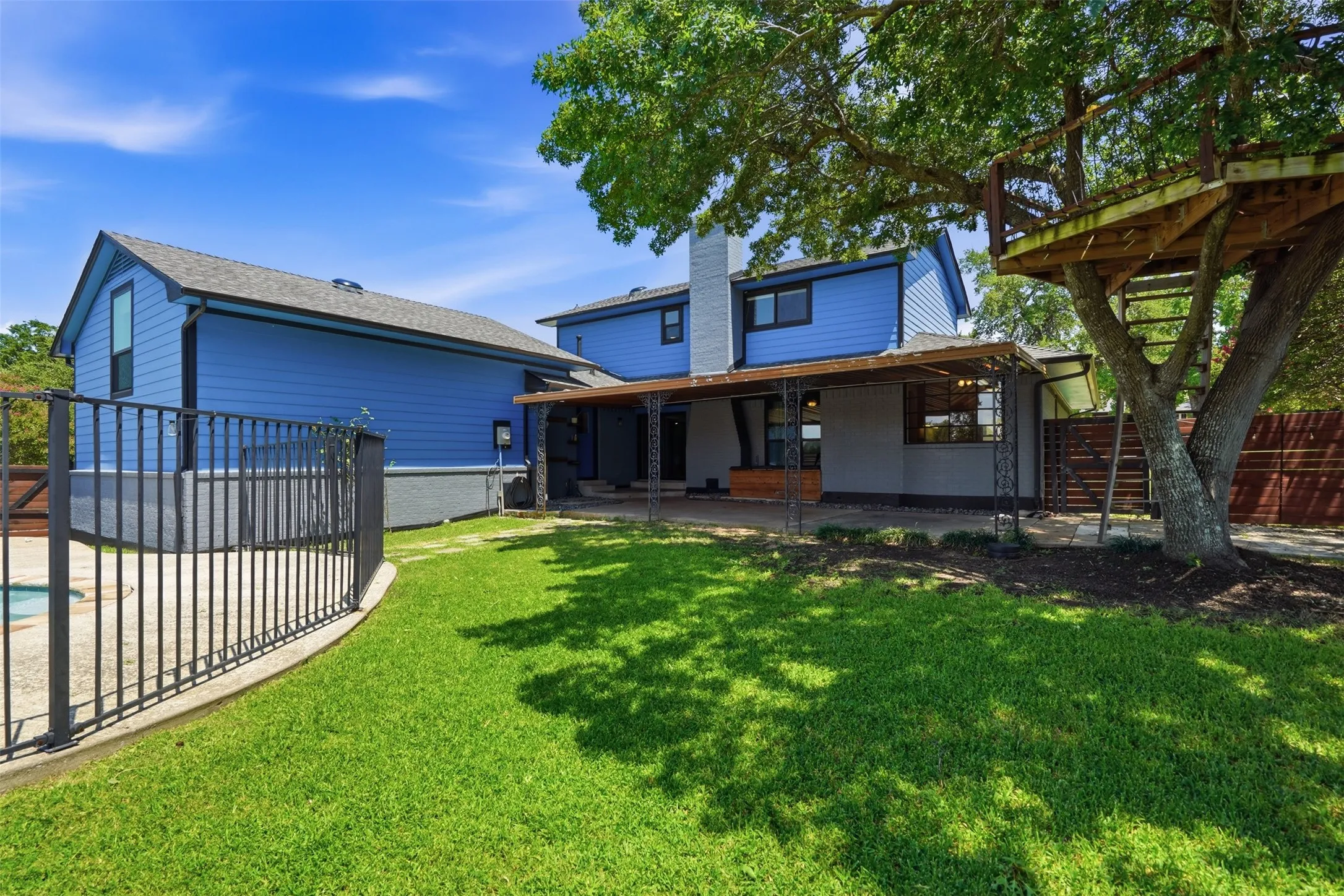 Single Family Residence For Sale in Dallas County , 1613 Iroquois Drive, Garland, Texas 75043, 4 Bedroom, 3 Bathroom, 2 Garage spaces, 2,910 Sqft, built in 1967, mls#21320819, Real Estate Agent in Garland, Homes For Sale in Dallas county, Homes For Sale in Garland, Realtor in Garland Texas, Real Estate Brokerage Independent Realty Texas, Luminita Cordes Realtor