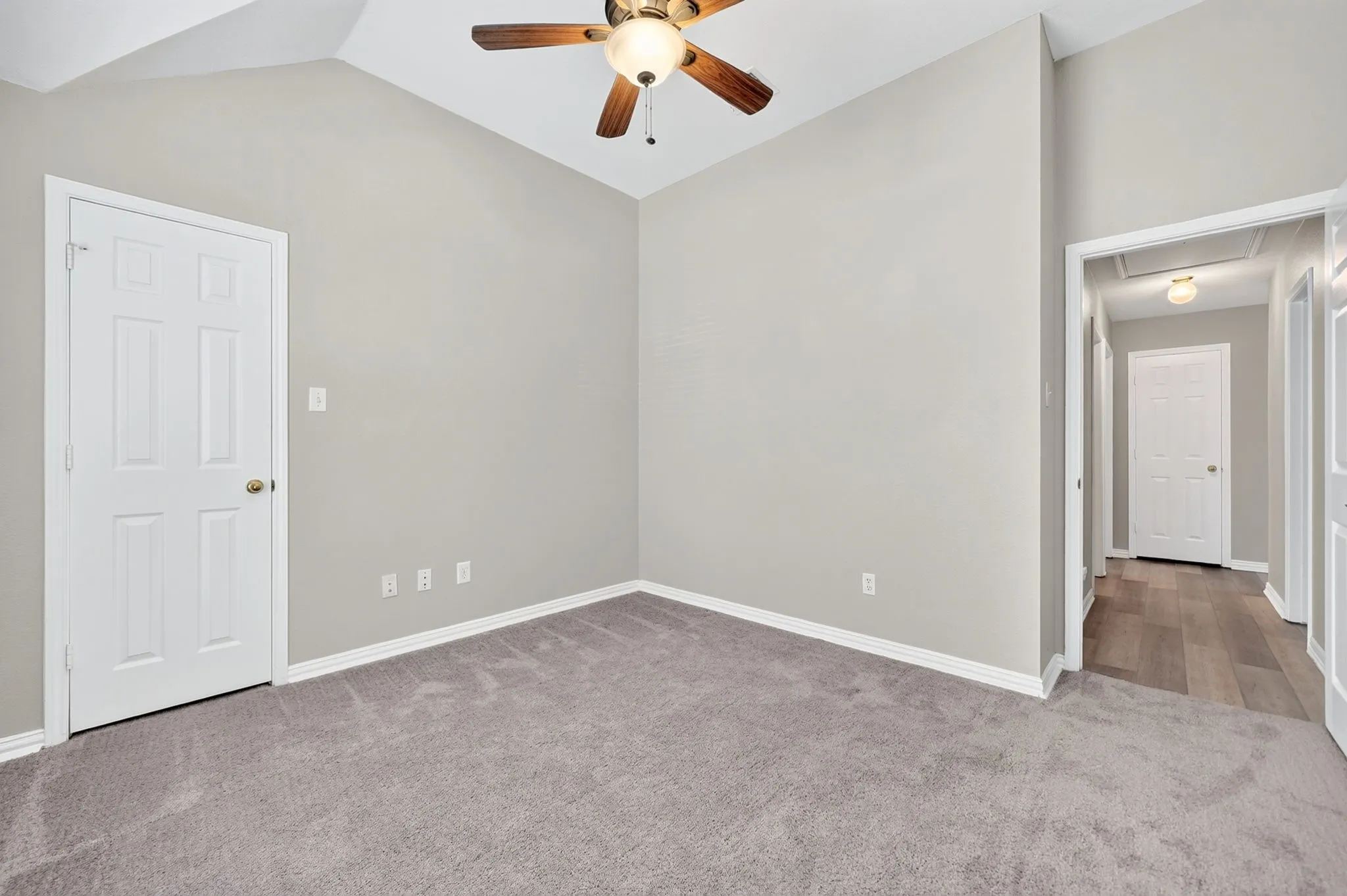 Single Family Residence For Sale in Dallas County , 2713 Planetree Drive, Rowlett, Texas 75089, 4 Bedroom, 2 Bathroom, 2 Garage spaces, 2,323 Sqft, built in 1999, mls#21321147, Real Estate Agent in Rowlett, Homes For Sale in Dallas county, Homes For Sale in Rowlett, Realtor in Rowlett Texas, Real Estate Brokerage Independent Realty Texas, Luminita Cordes Realtor