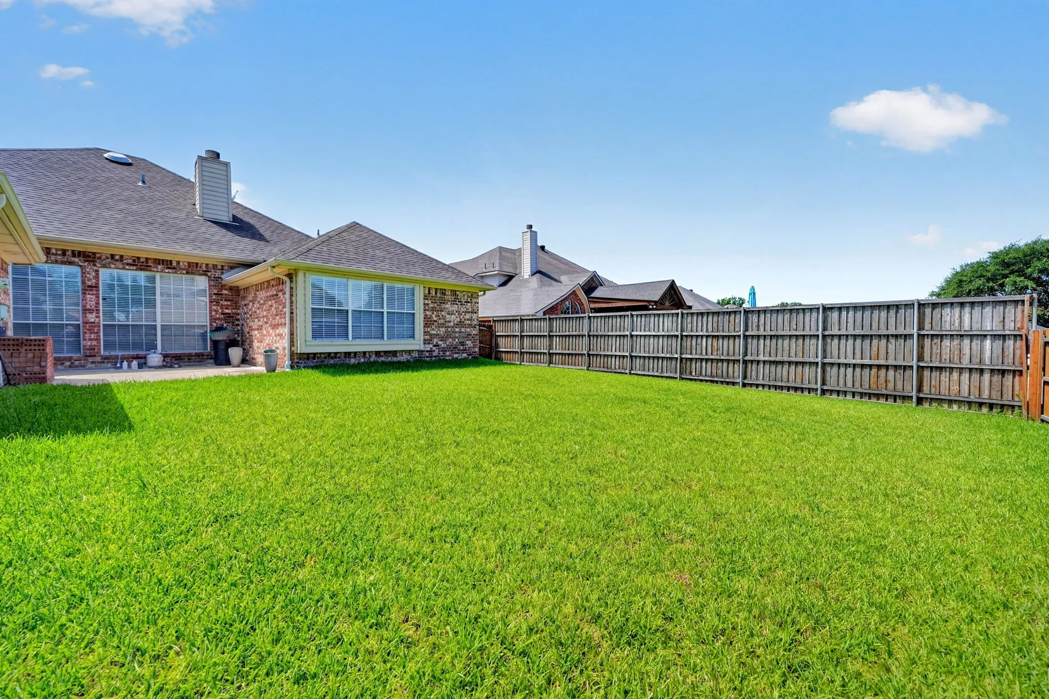 Single Family Residence For Sale in Dallas County , 2713 Planetree Drive, Rowlett, Texas 75089, 4 Bedroom, 2 Bathroom, 2 Garage spaces, 2,323 Sqft, built in 1999, mls#21321147, Real Estate Agent in Rowlett, Homes For Sale in Dallas county, Homes For Sale in Rowlett, Realtor in Rowlett Texas, Real Estate Brokerage Independent Realty Texas, Luminita Cordes Realtor